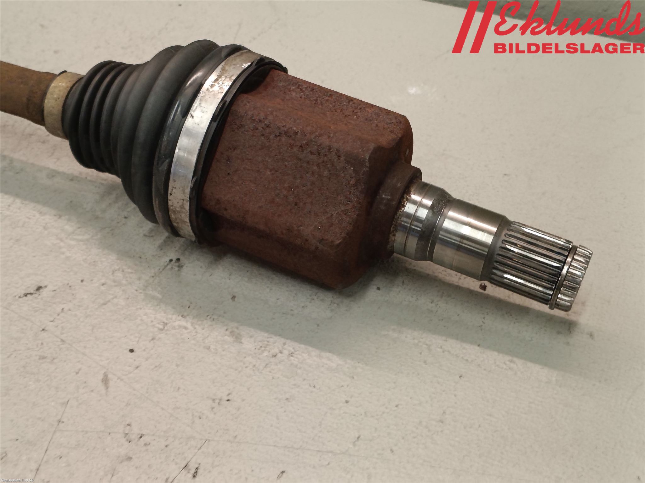 Volvo V60 14-18 Drivaxel Fram Vänster