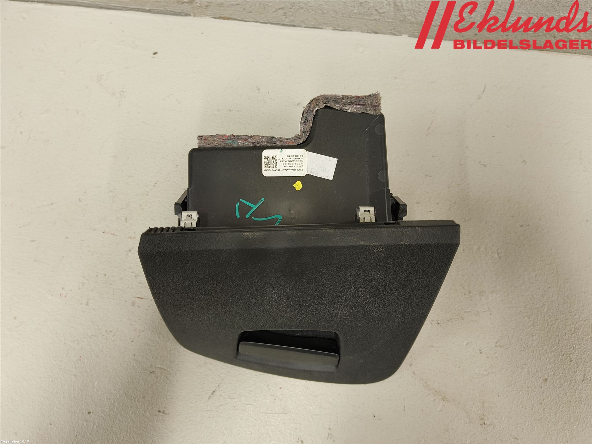 BMW 5 G30/G31/F90 17-23 Instrumentbräda Förvaringsfack