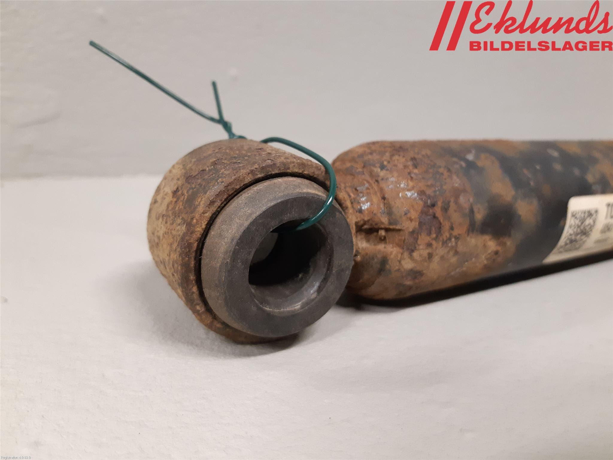 Toyota HILUX 16- Stötdämpare Bak