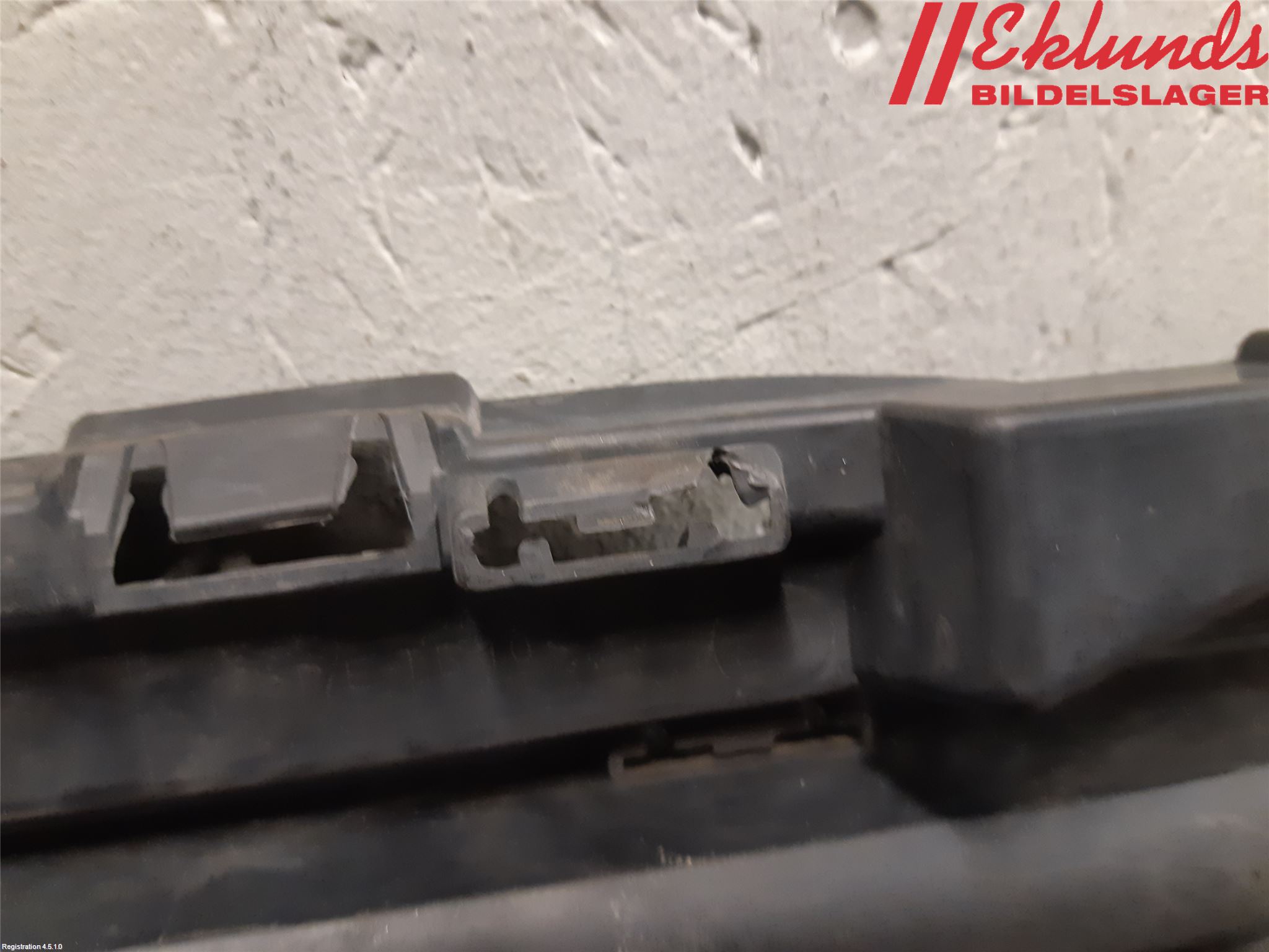Peugeot 3008 09-16 Grill Komp