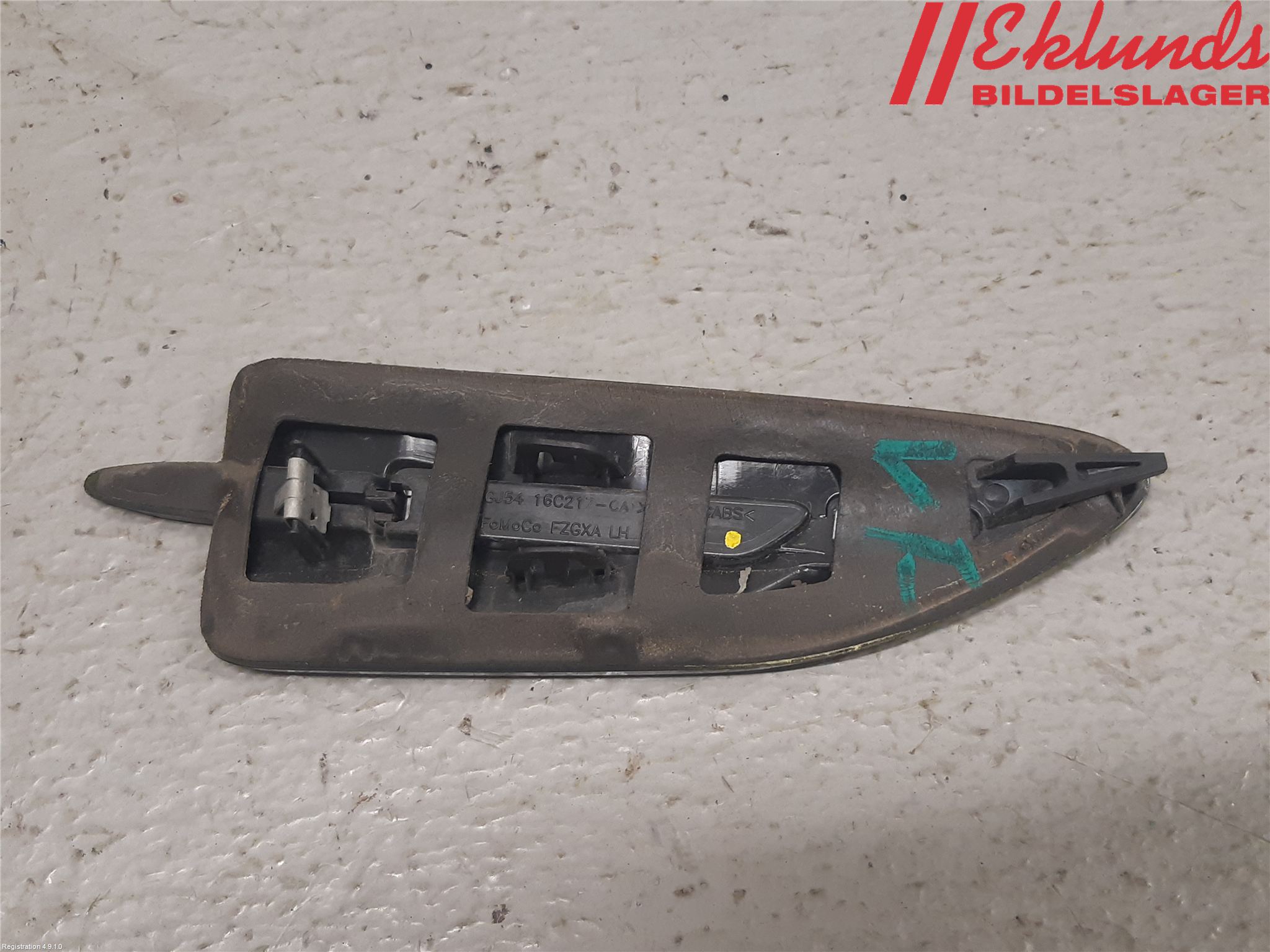 Ford KUGA 17-19 List Framskärm Vä