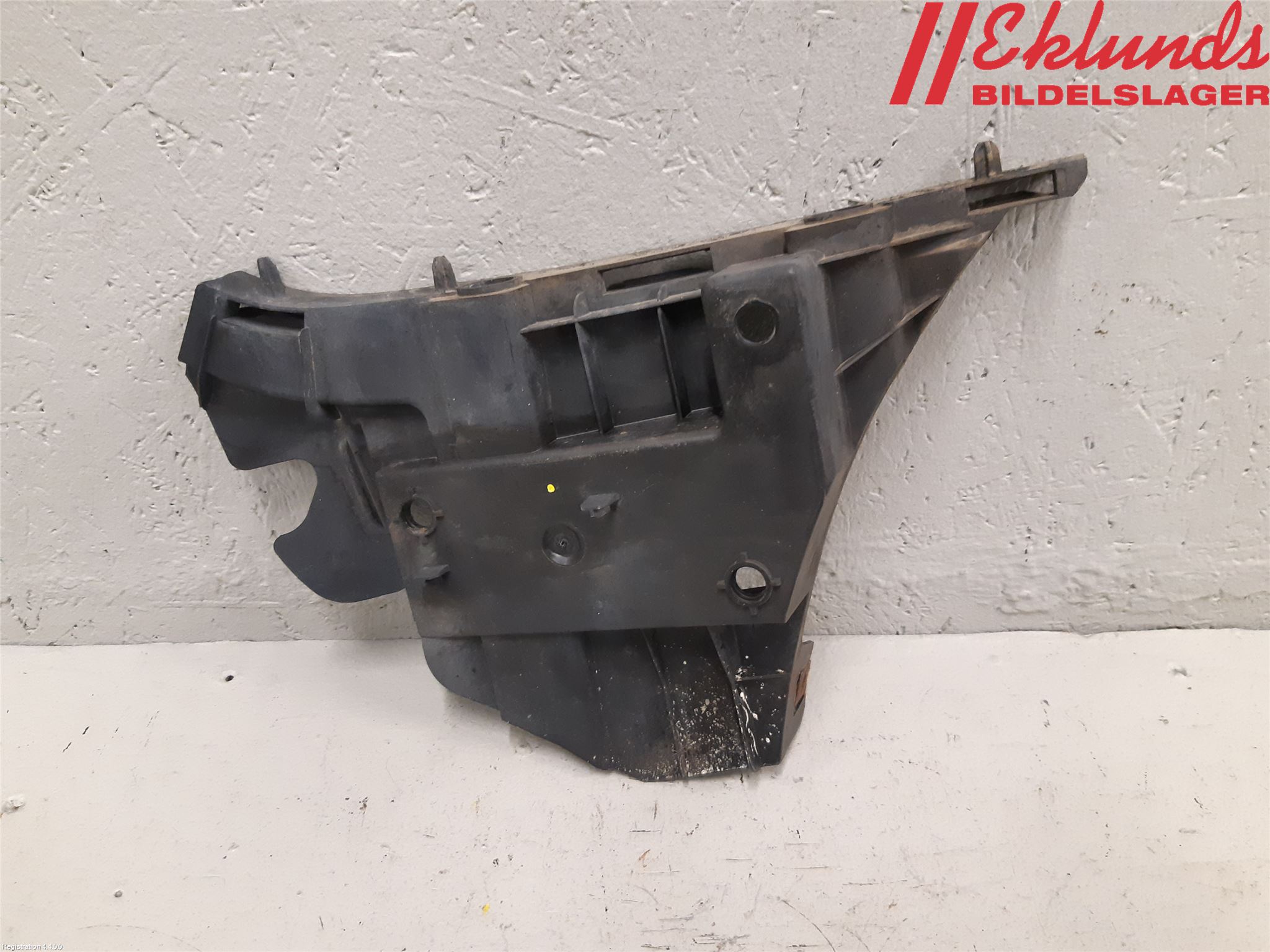 Volvo V70 08-13 Stötfångarfäste Fram Hö