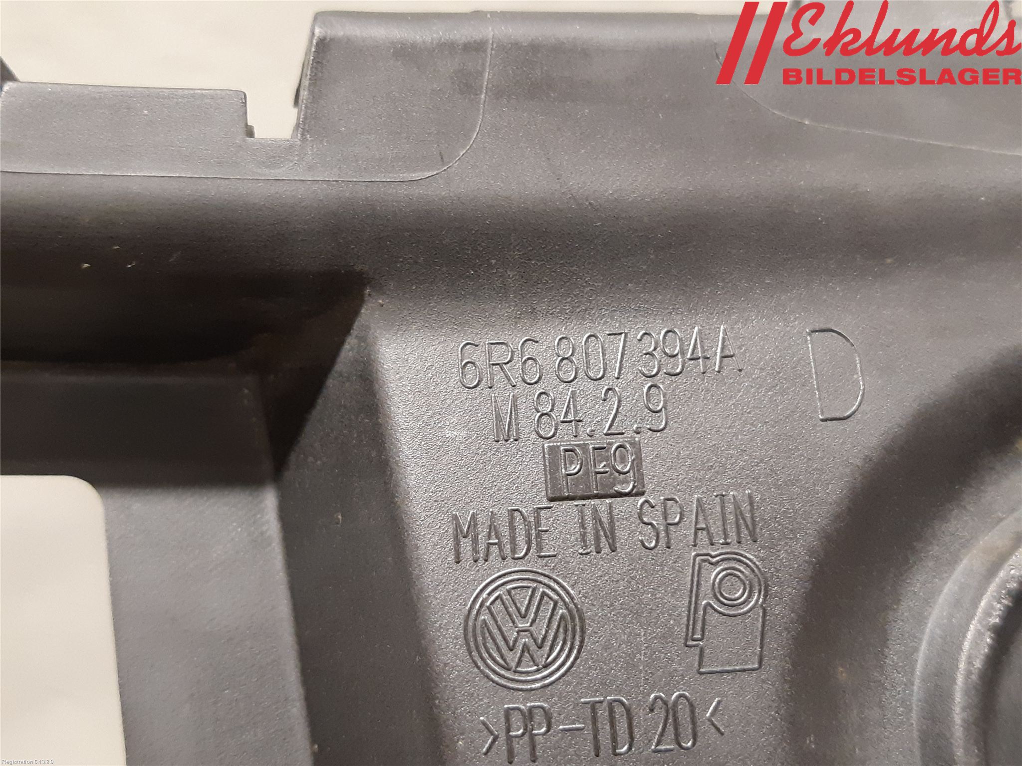 Volkswagen VW POLO 10-17 Stötfångarfäste Bak Hö