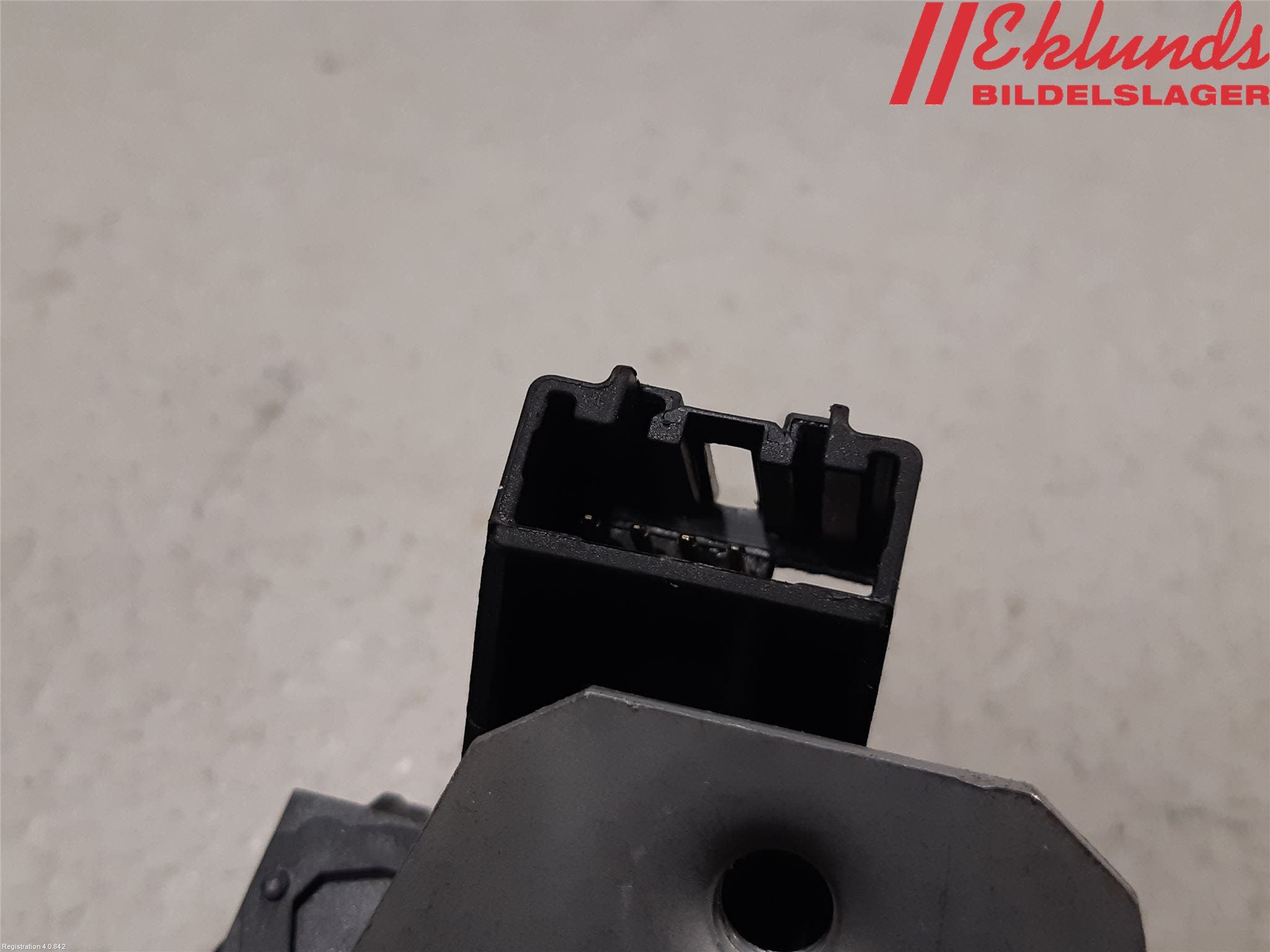 Volvo V40 CROSS COUNTRY 13-19 Låskista Baklucka