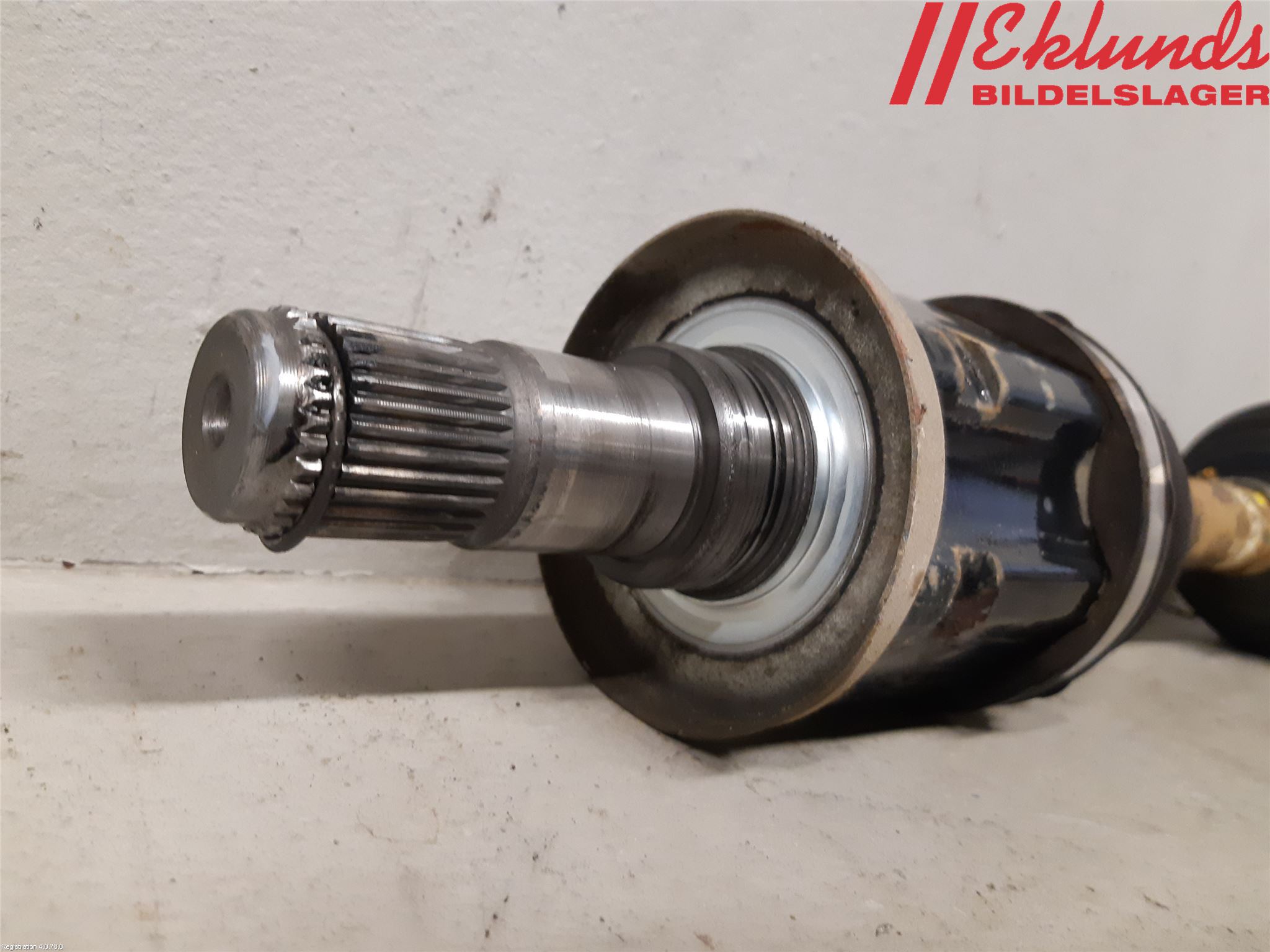 Toyota HILUX 16- Drivaxel Fram Vänster