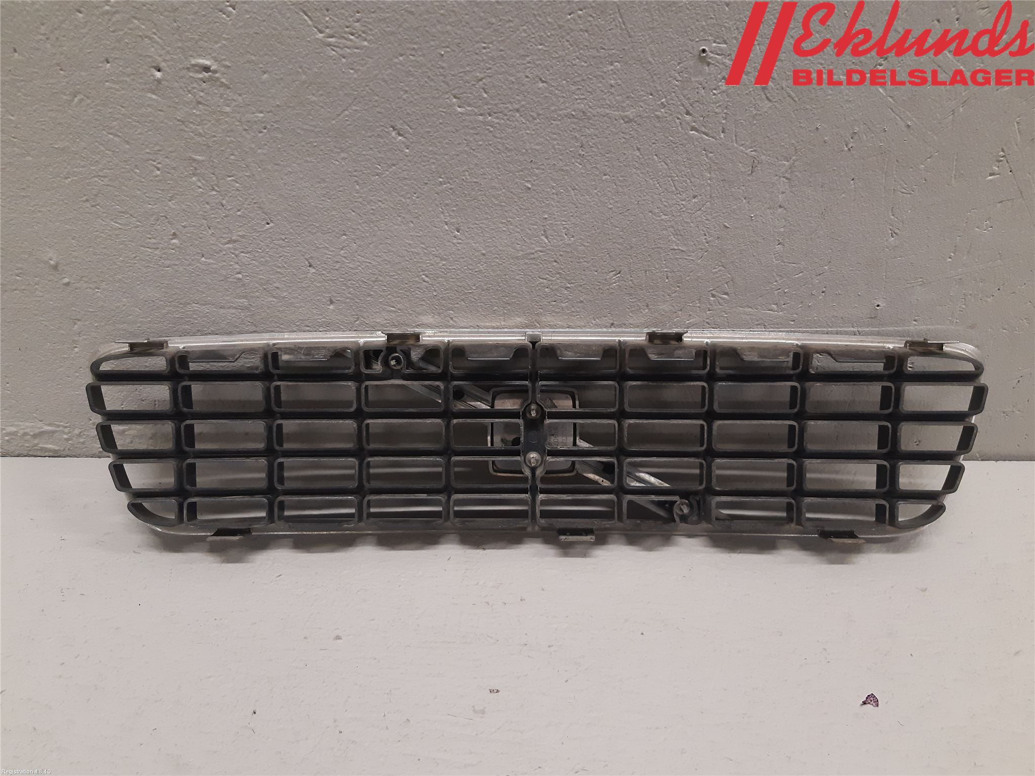Volvo S60 01-04 Grill Komp
