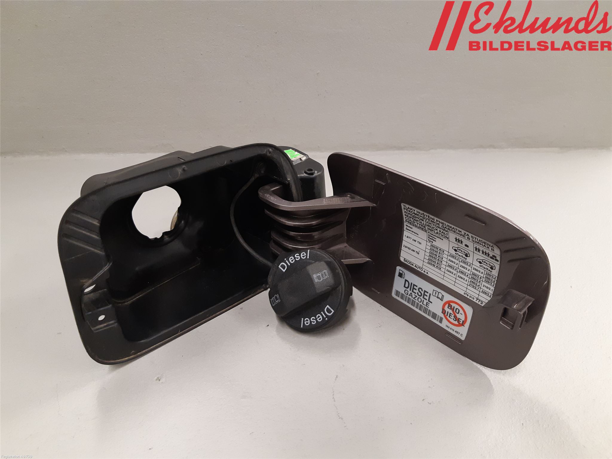 Skoda SUPERB 09-15 Tanklucka