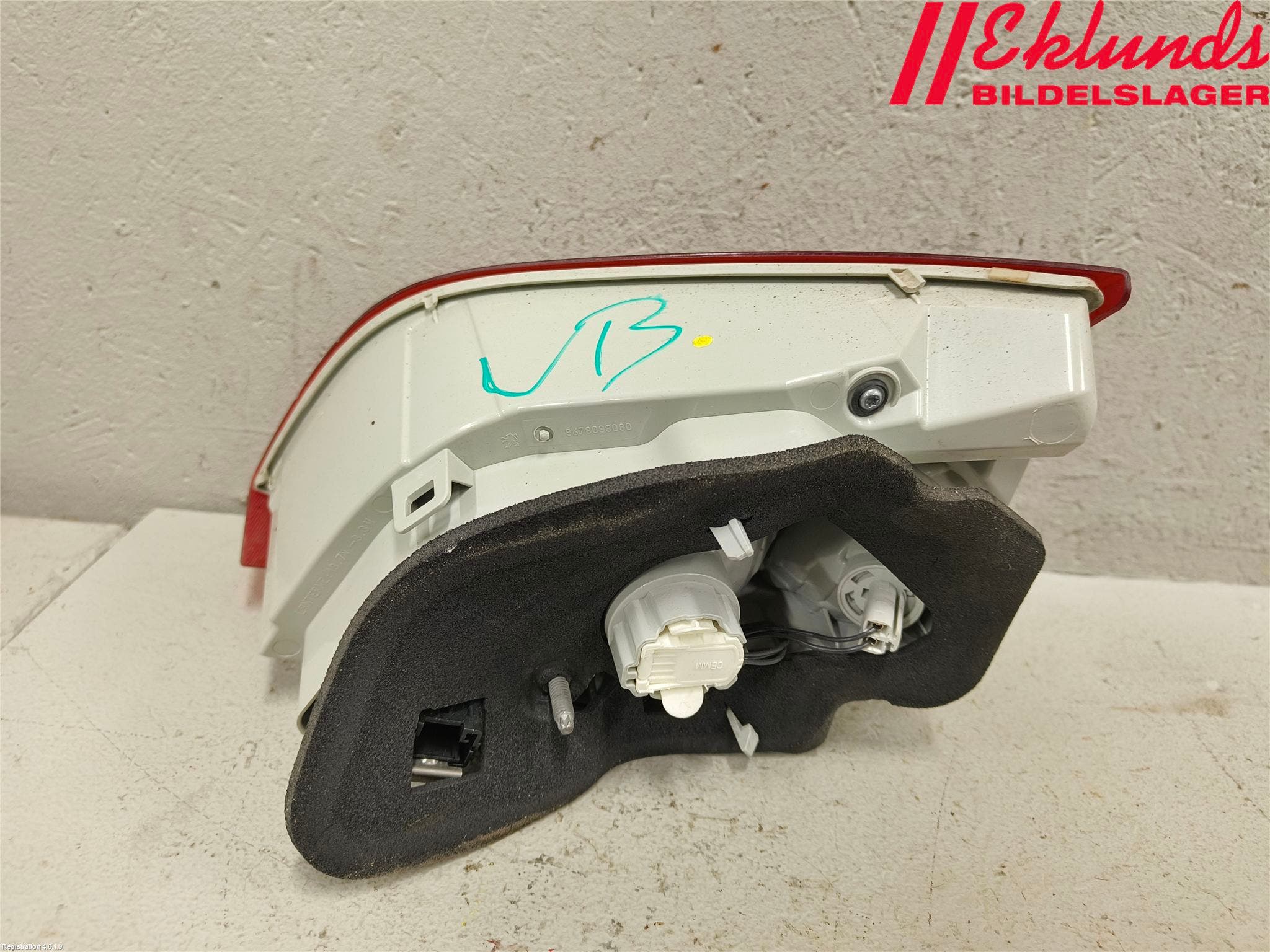 Peugeot 308 14-21 Bakljus Lucka Vä