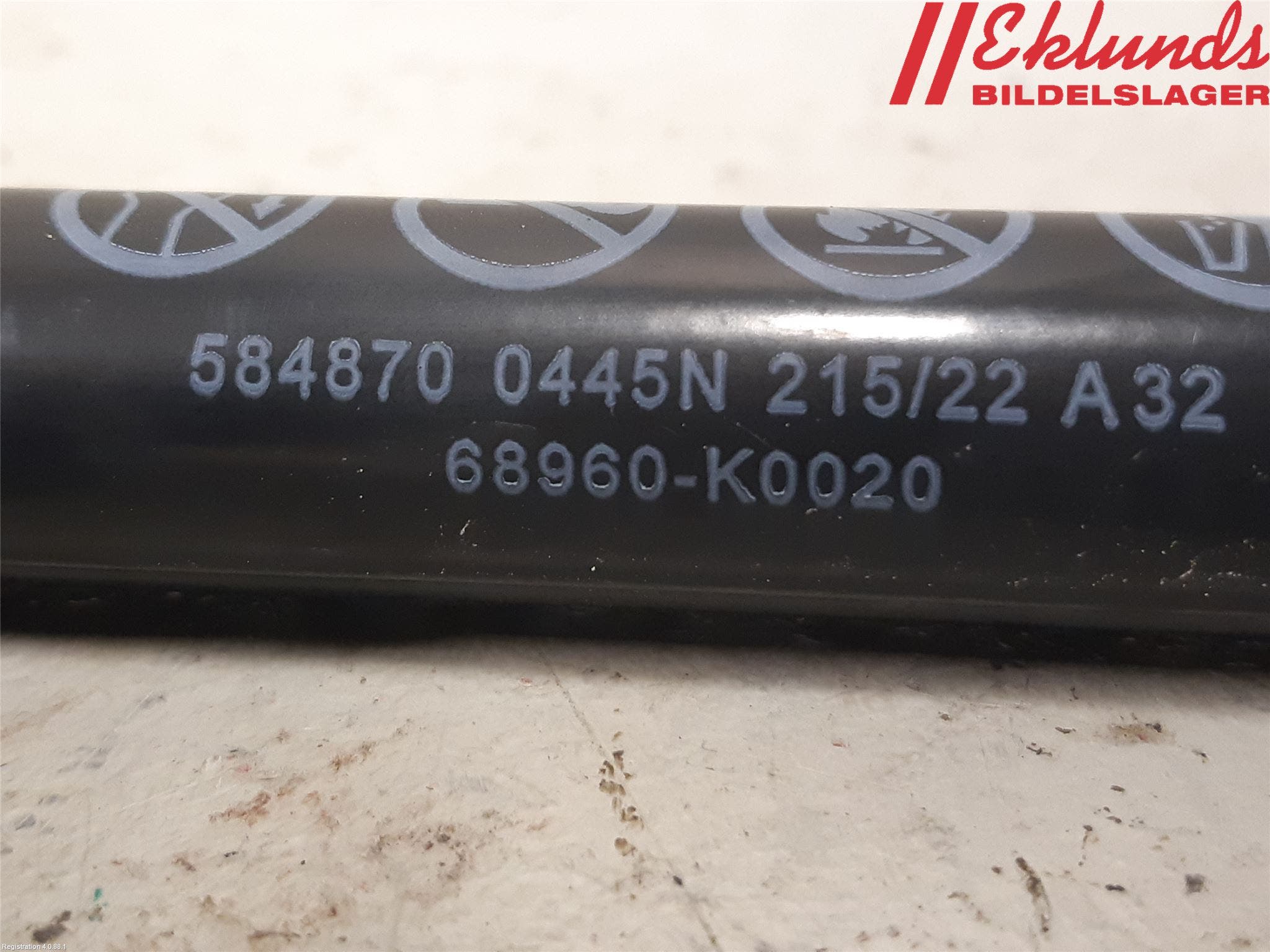 Toyota YARIS XP21 20- Gasfjäder Baklucka