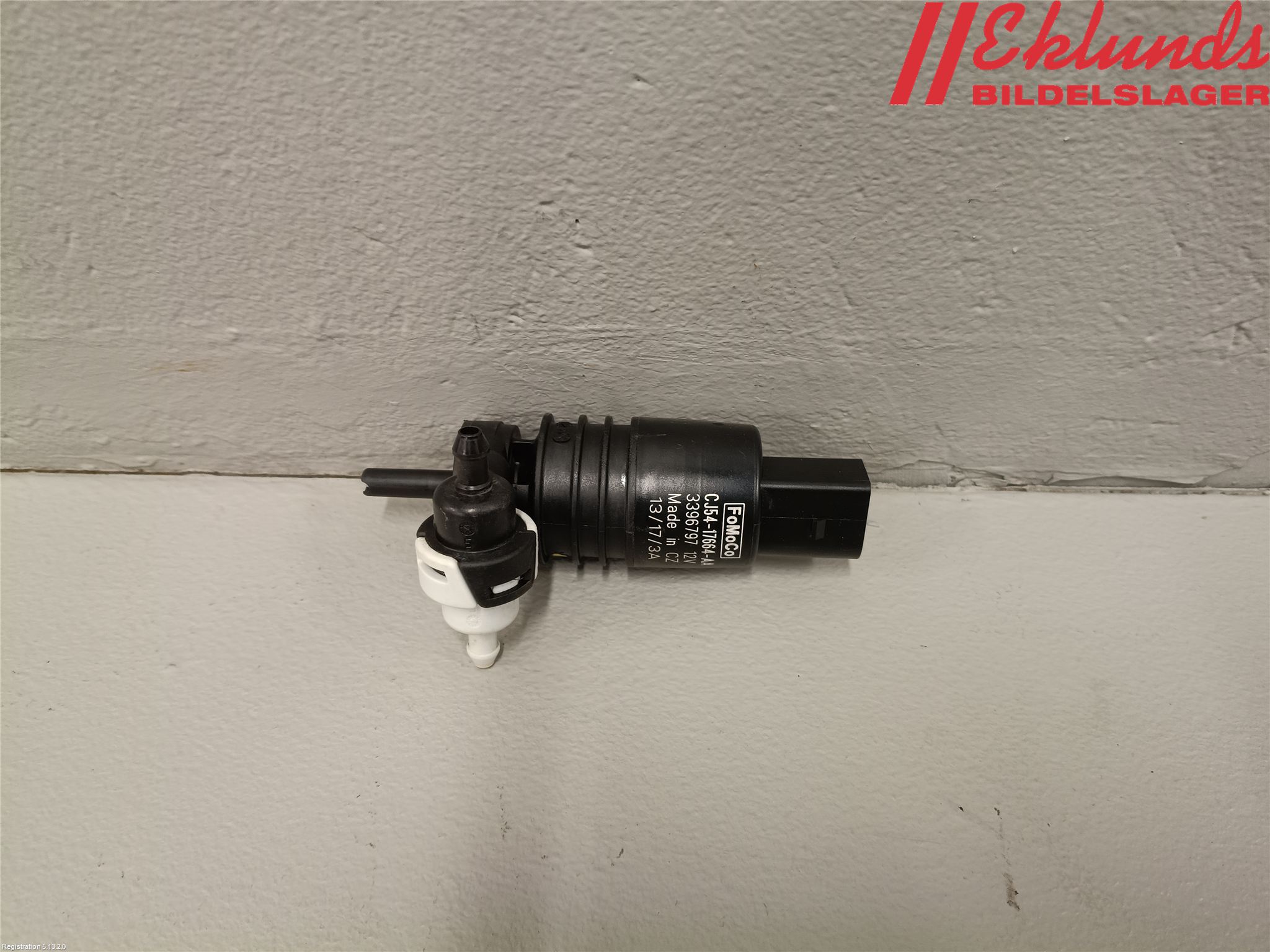 Ford KUGA 17-19 Spolarpump Vindruta
