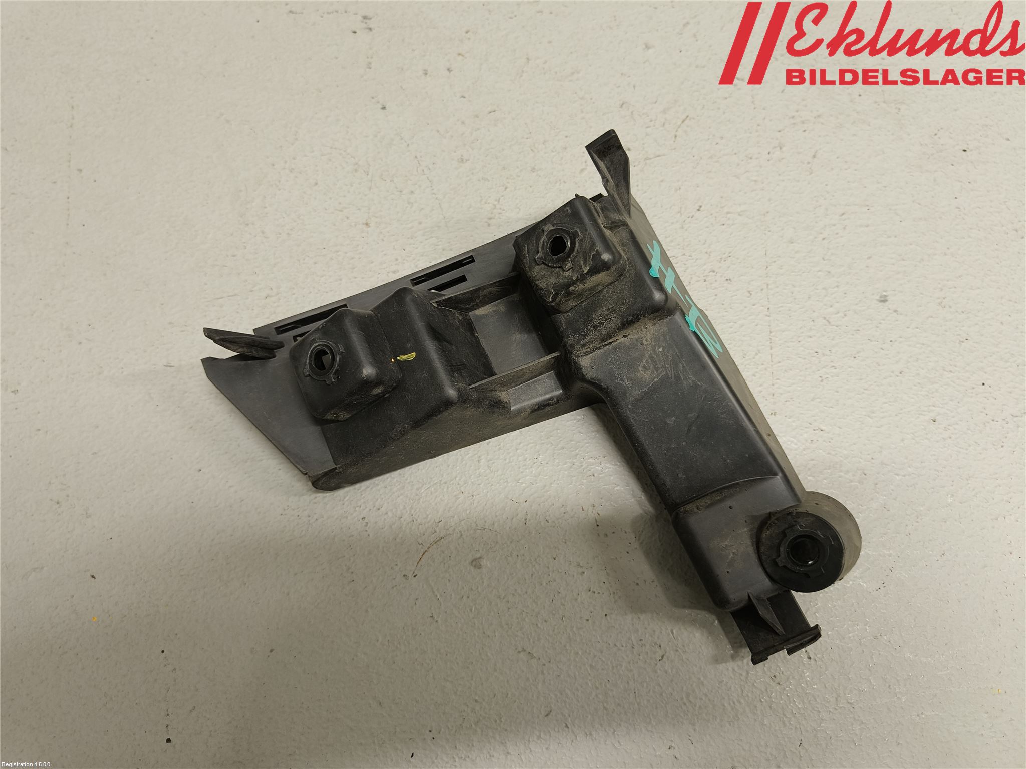 Volvo V70 08-13 Stötfångarfäste Bak Hö