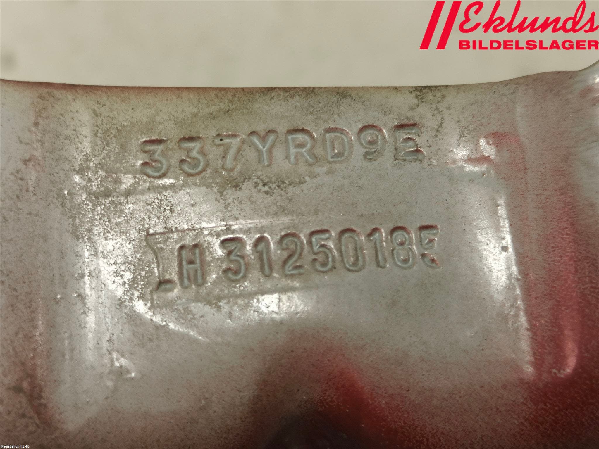 Volvo S80 07-13 Huvgångjärn