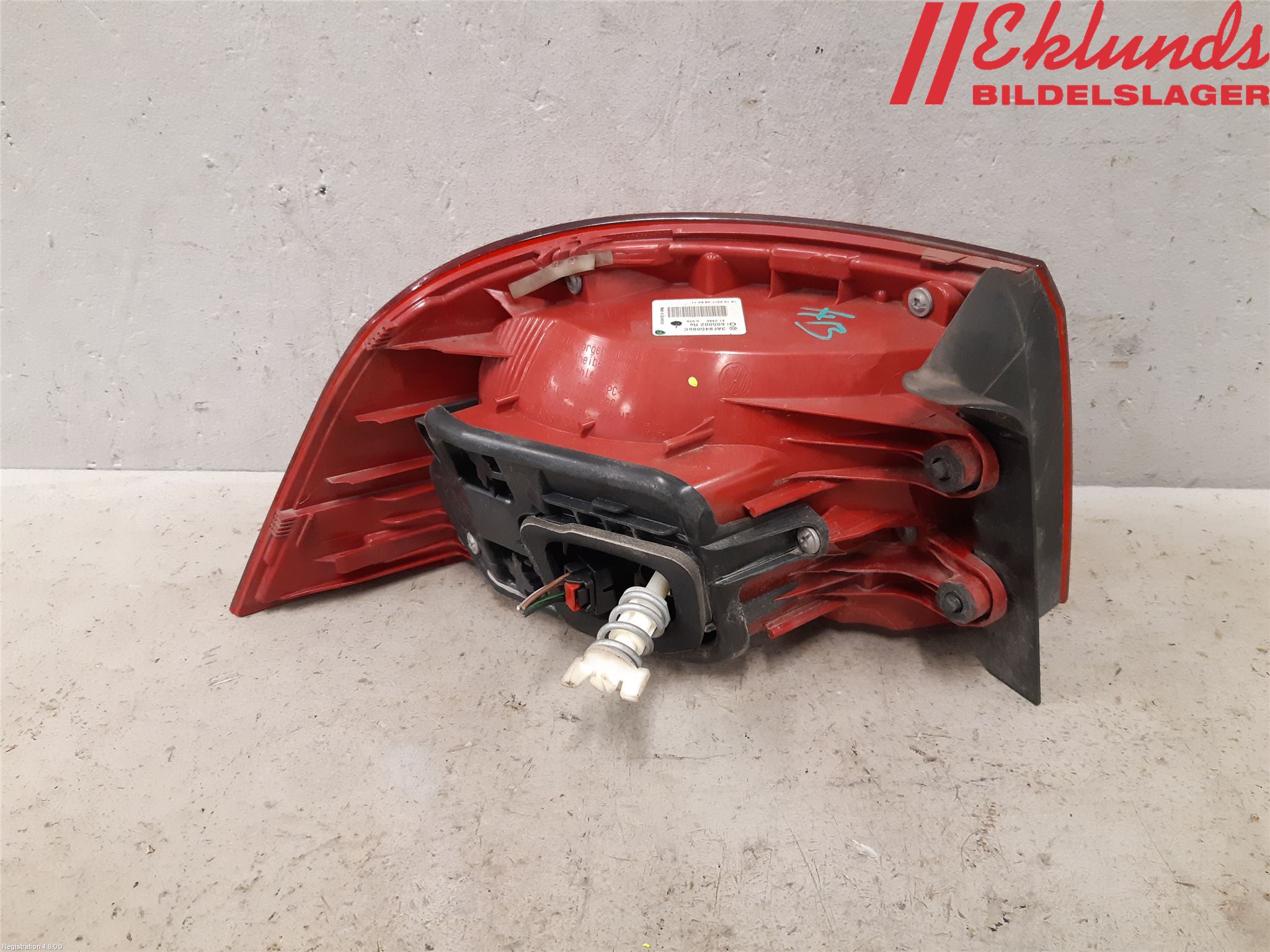 Volkswagen VW PASSAT 11-14 Bakljus Höger