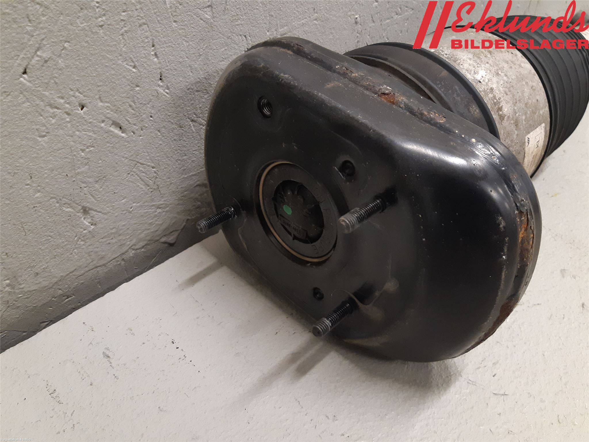 BMW 5 G30/G31/F90 17-23 Fjäderben Bak Vänster