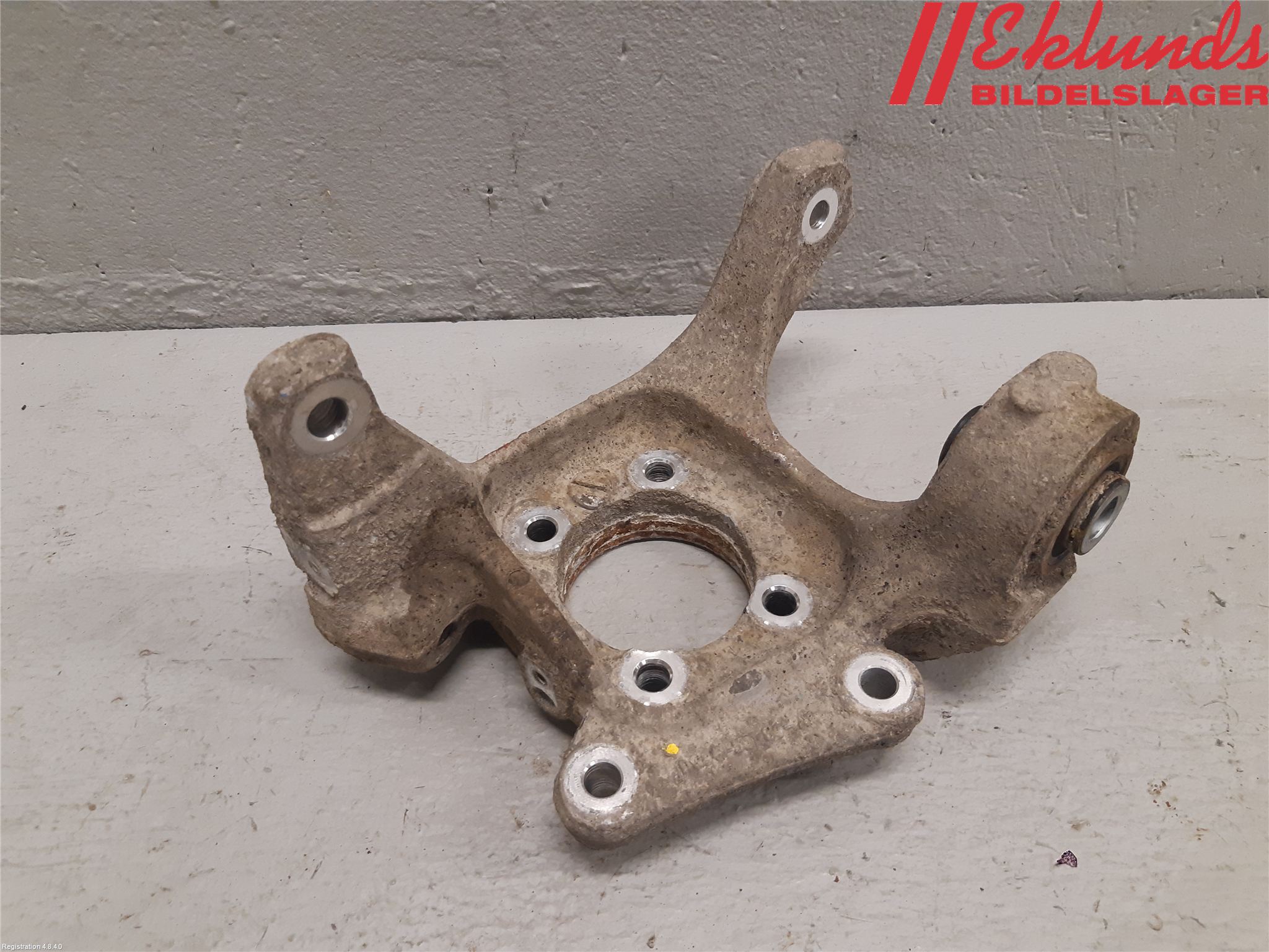 Ford MONDEO 15-22 Hjullagerhus-Spindel Vä B