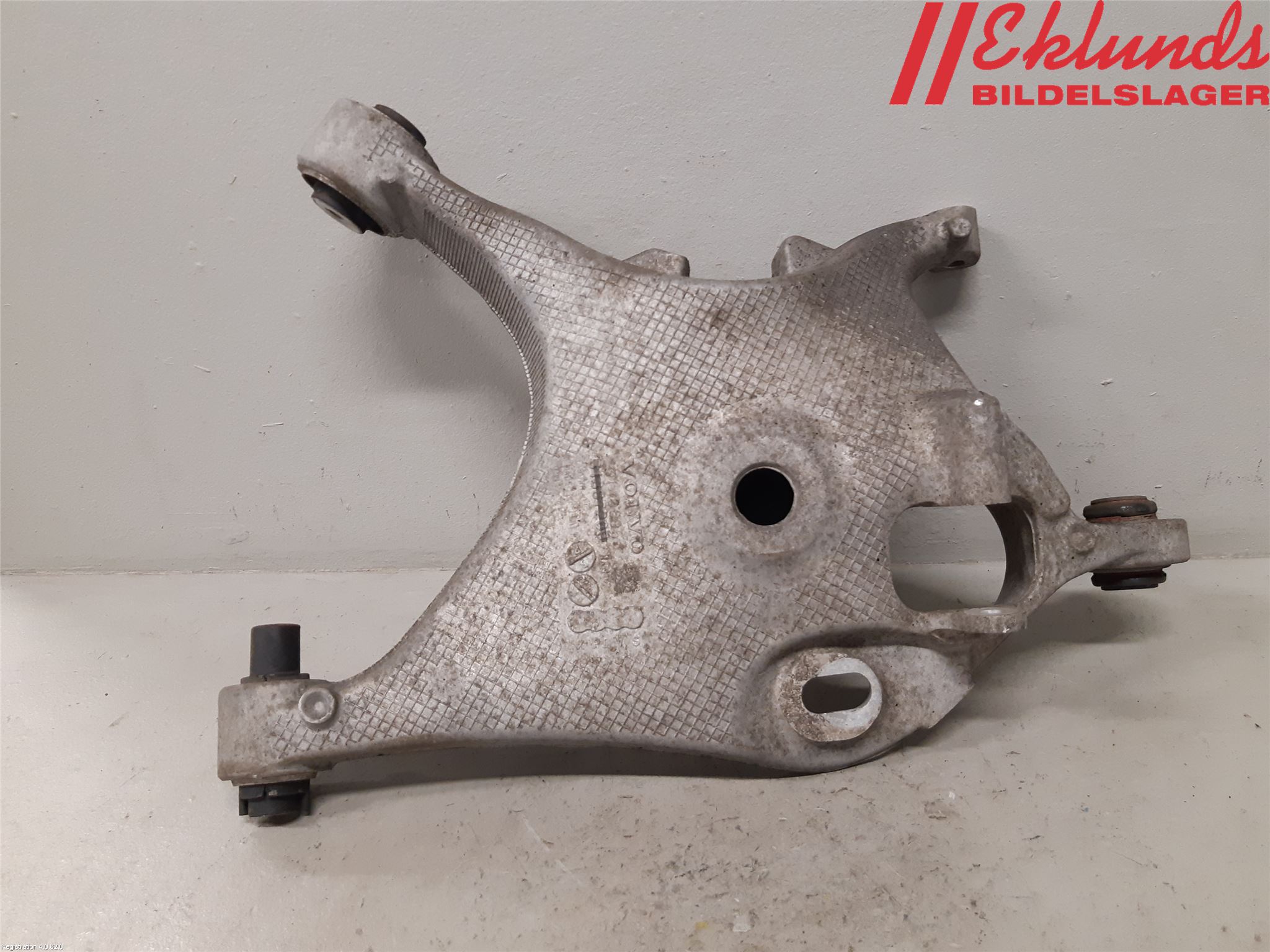 Volvo V90 17->> Bärarm Bak Vänster