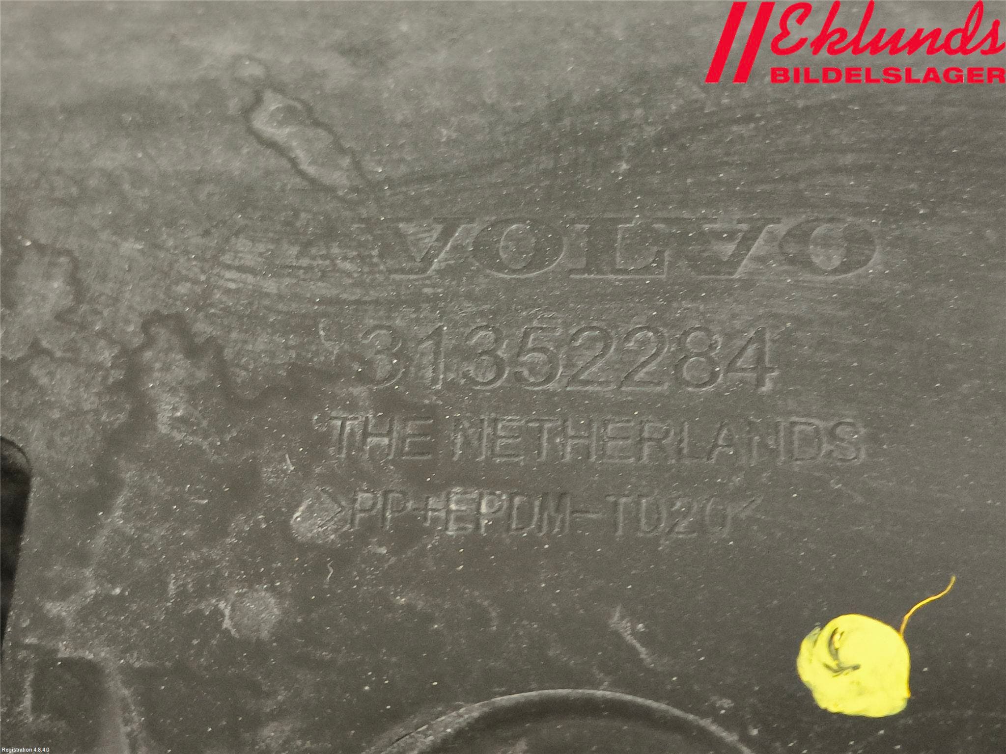 Volvo V60 14-18 Stötfångarfäste Bak Vä