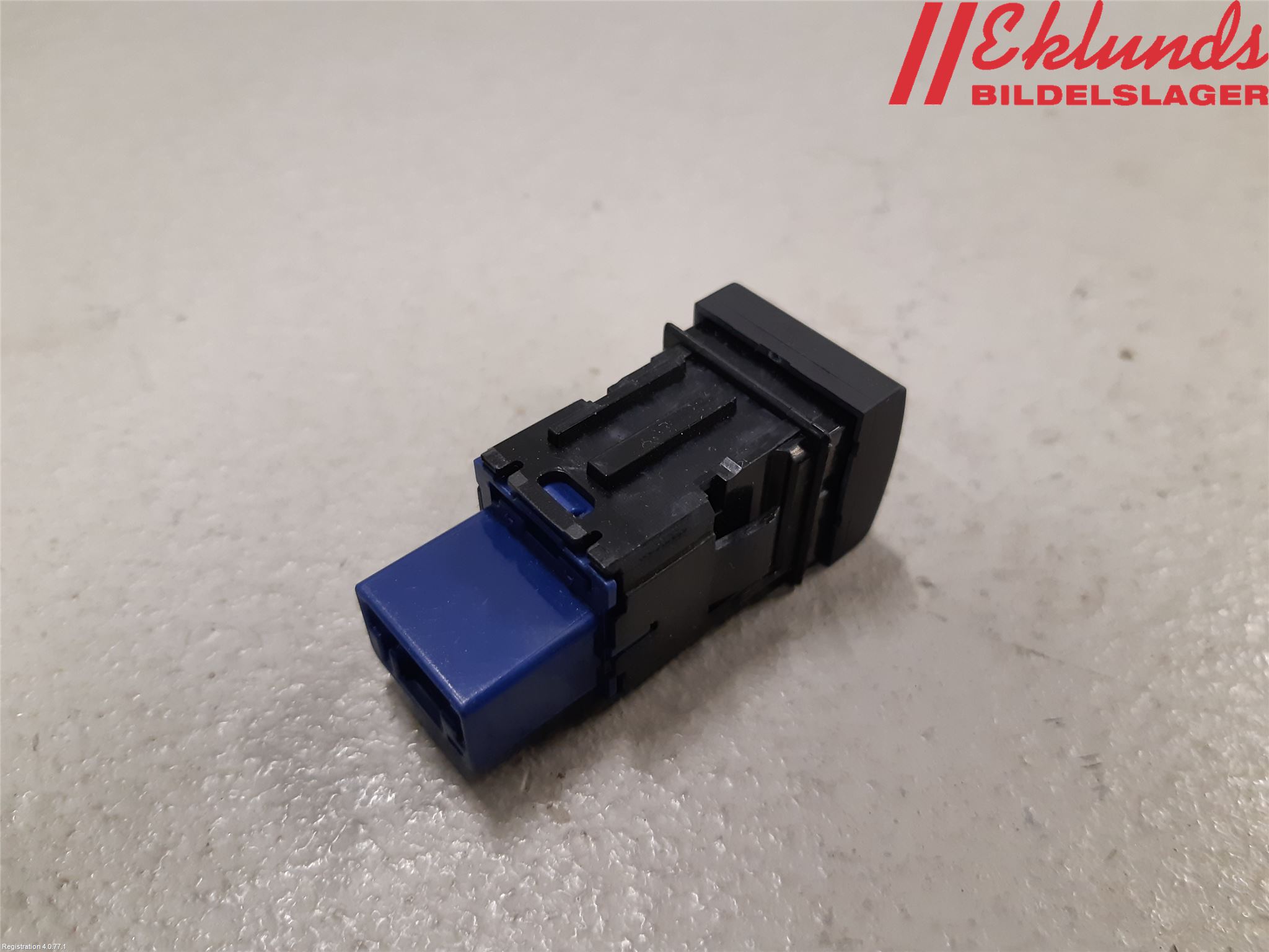 Toyota RAV4 19- Strömställare Baklucka