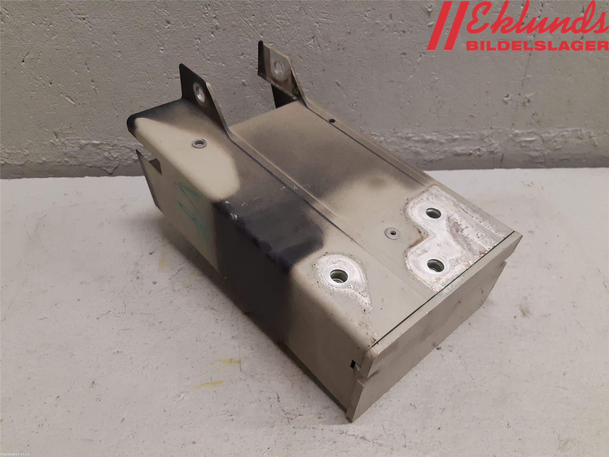 Volvo V90 17->> Stötfångarbärjärn Fram