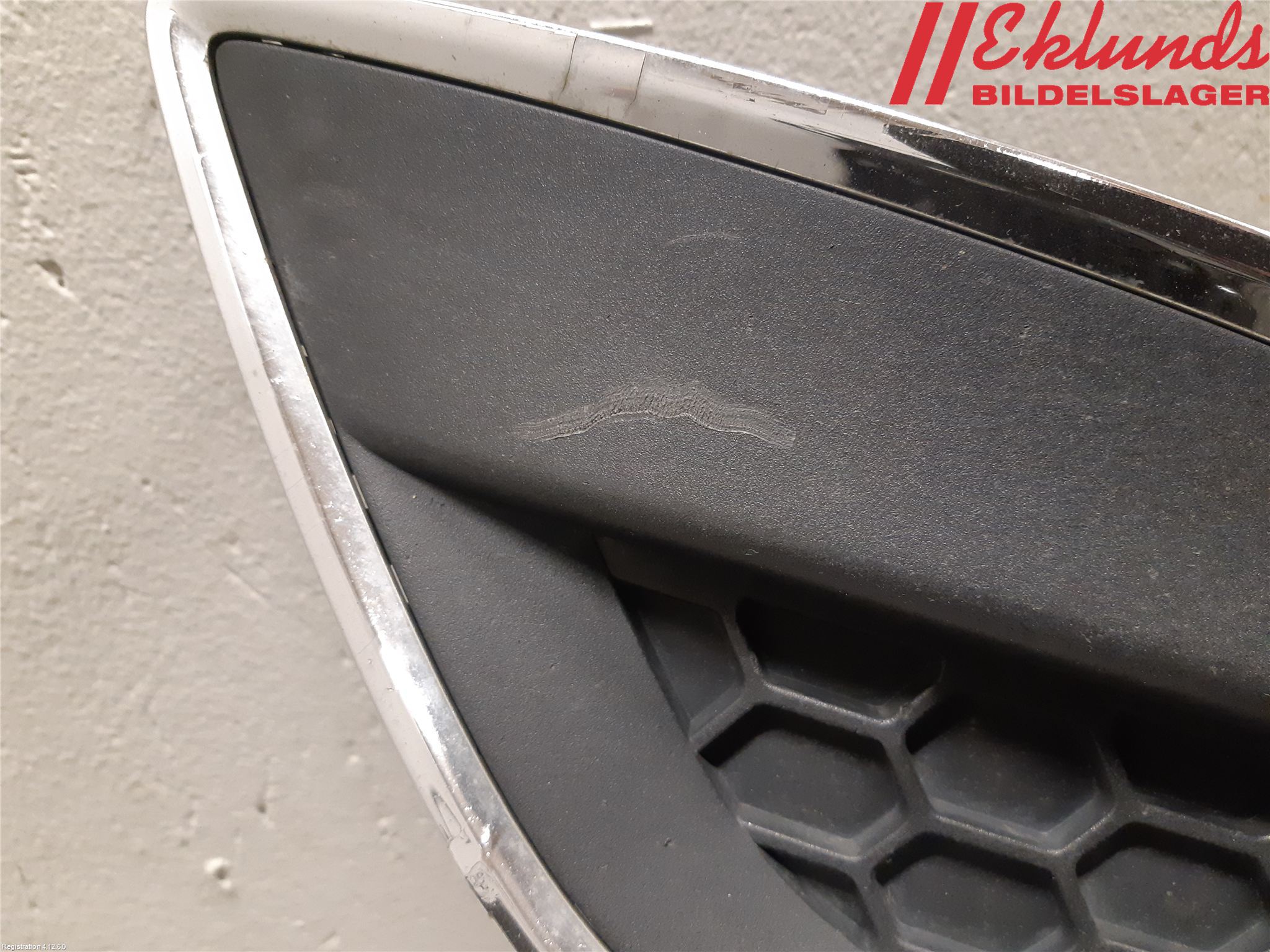 Volvo S60 11-13 Stöt Utfyllnad-List-Grill