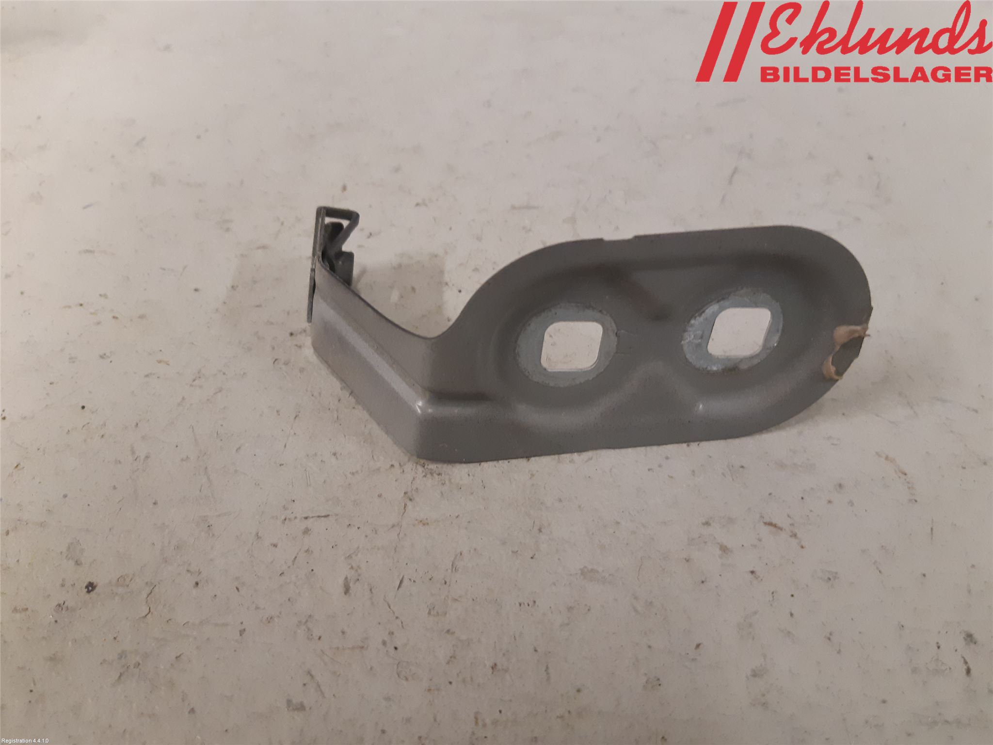 BMW 5 F10/F11/F18 09-17 Skärmfäste Fram Hö