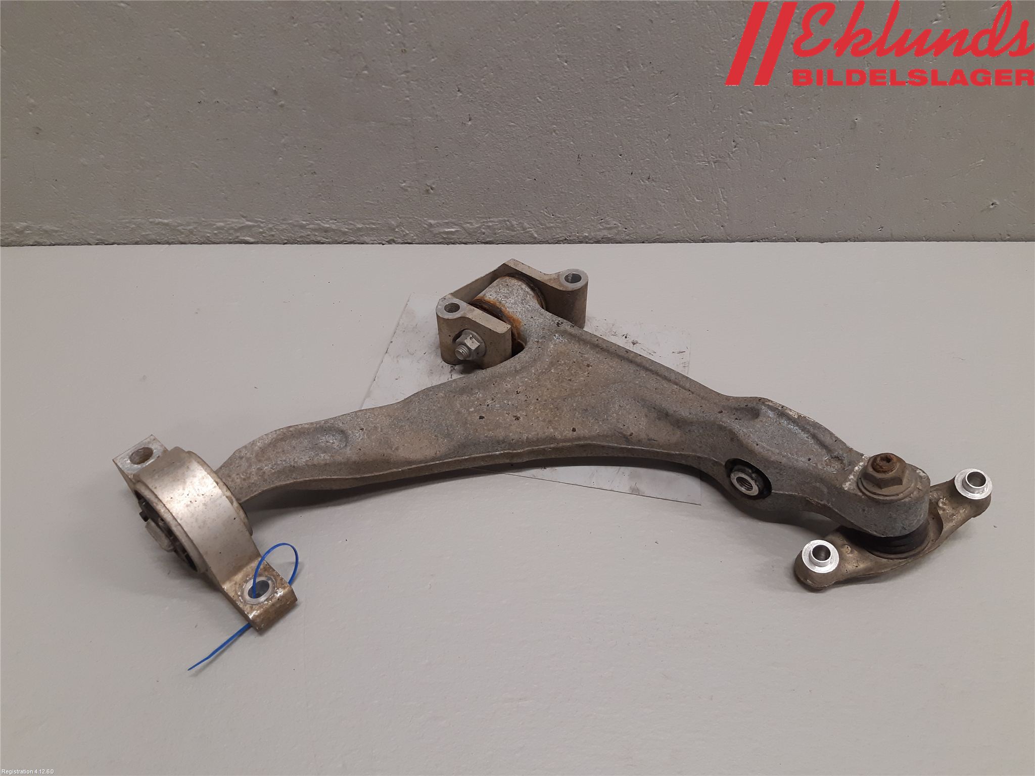 Volvo V90 17->> Bärarm Fram Undre Hö