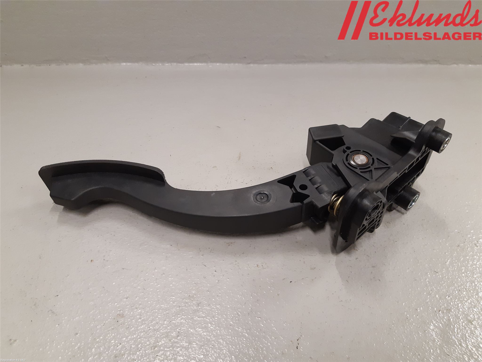 Mitsubishi OUTLANDER 13-21 Gaspedal