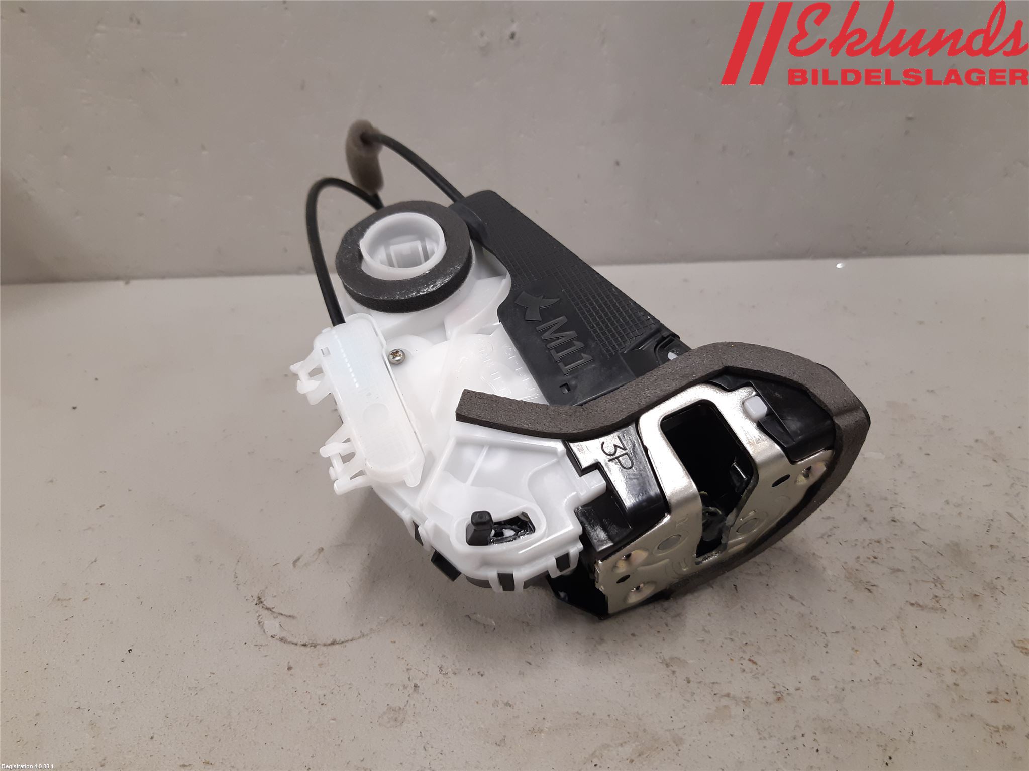 Toyota YARIS XP21 20- Låskista-Dörrlås