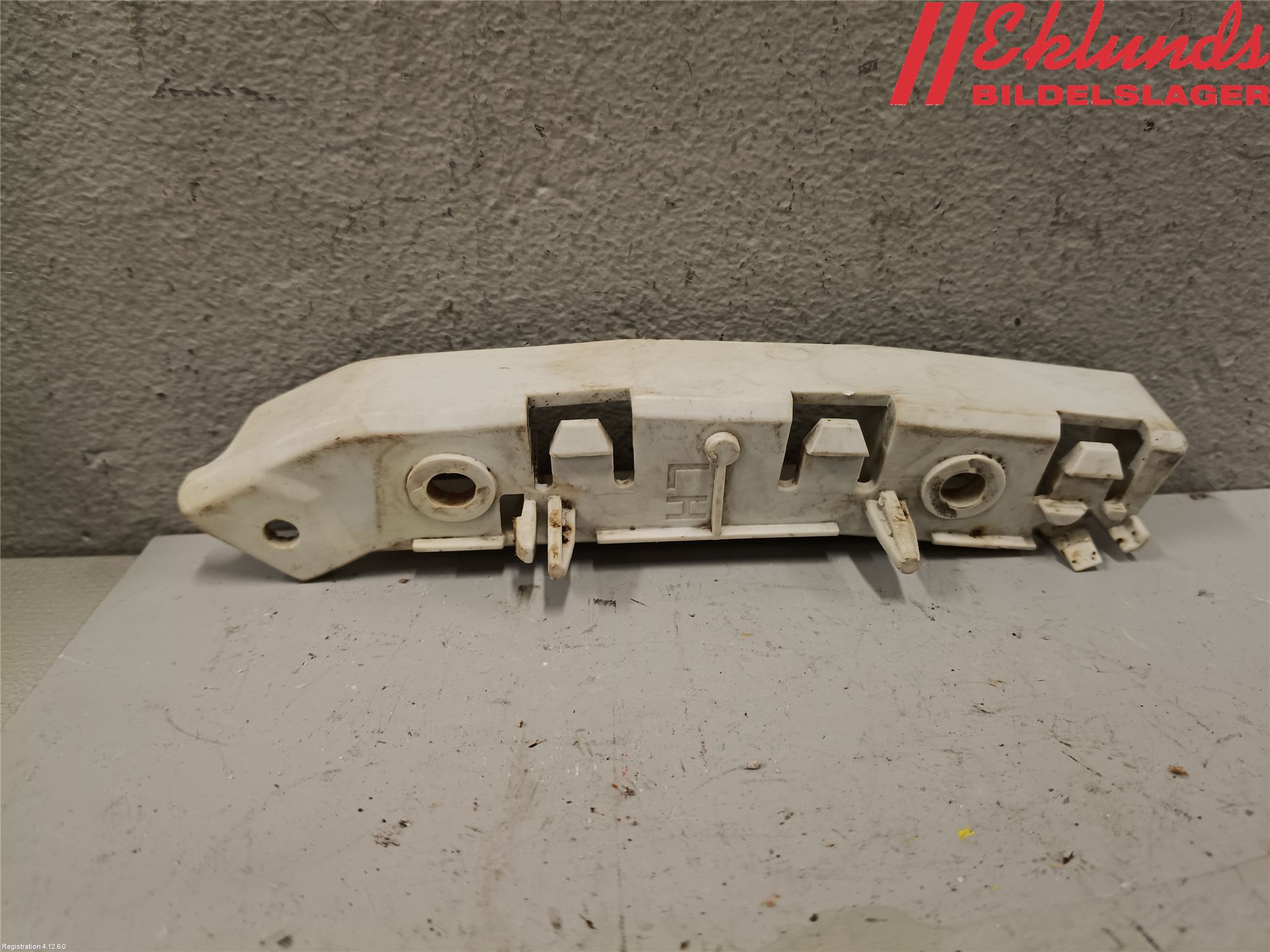 Ford FOCUS 15-18 Stötfångarfäste Fram Vä