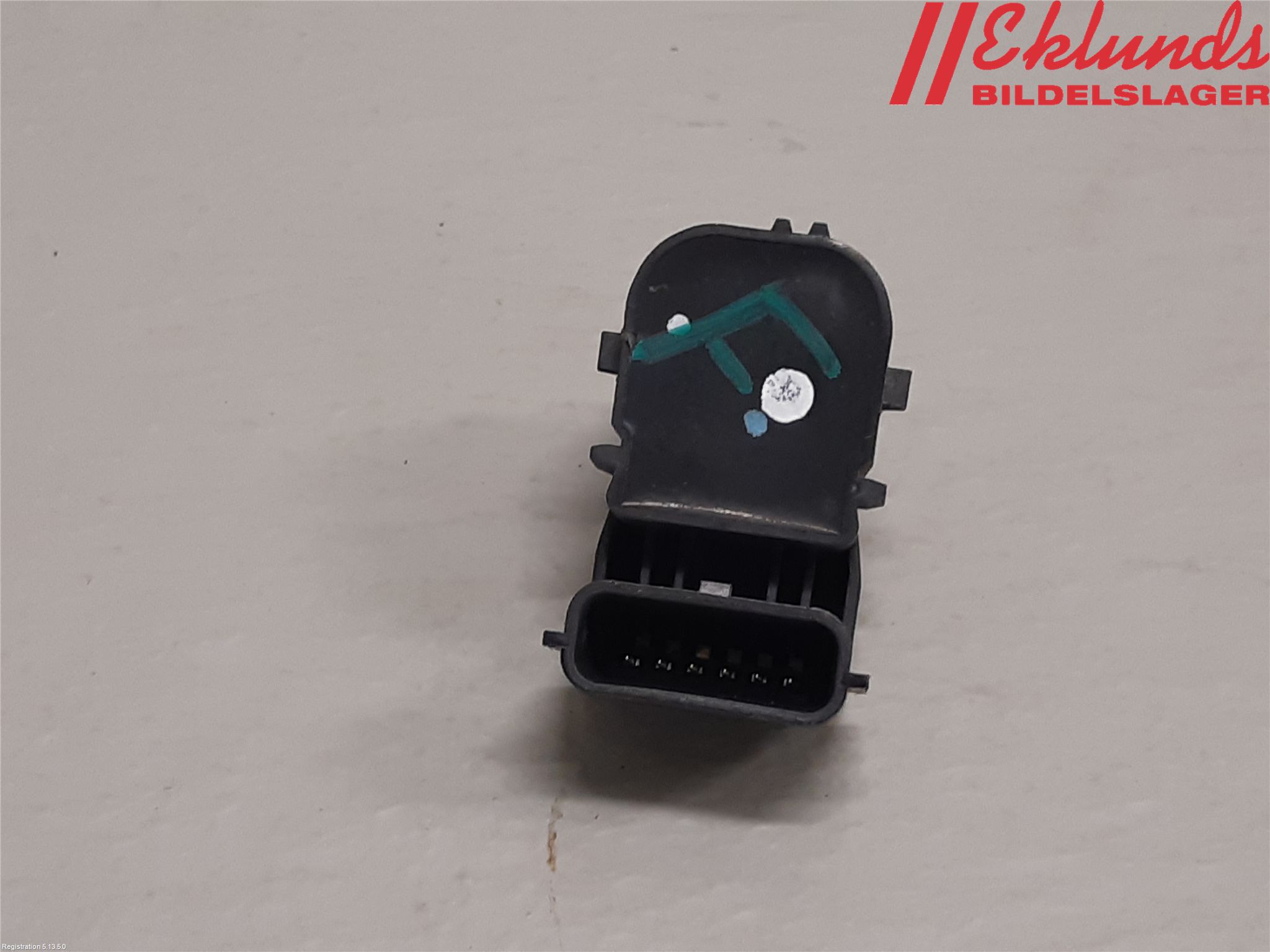 Kia SPORTAGE (QL) 16-21 Parkeringshjälp Frontsensor
