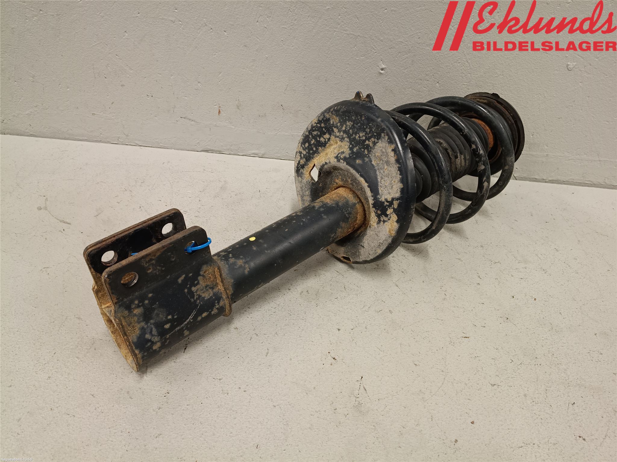 Peugeot PARTNER 08-15 Fjäderben Fram Höger
