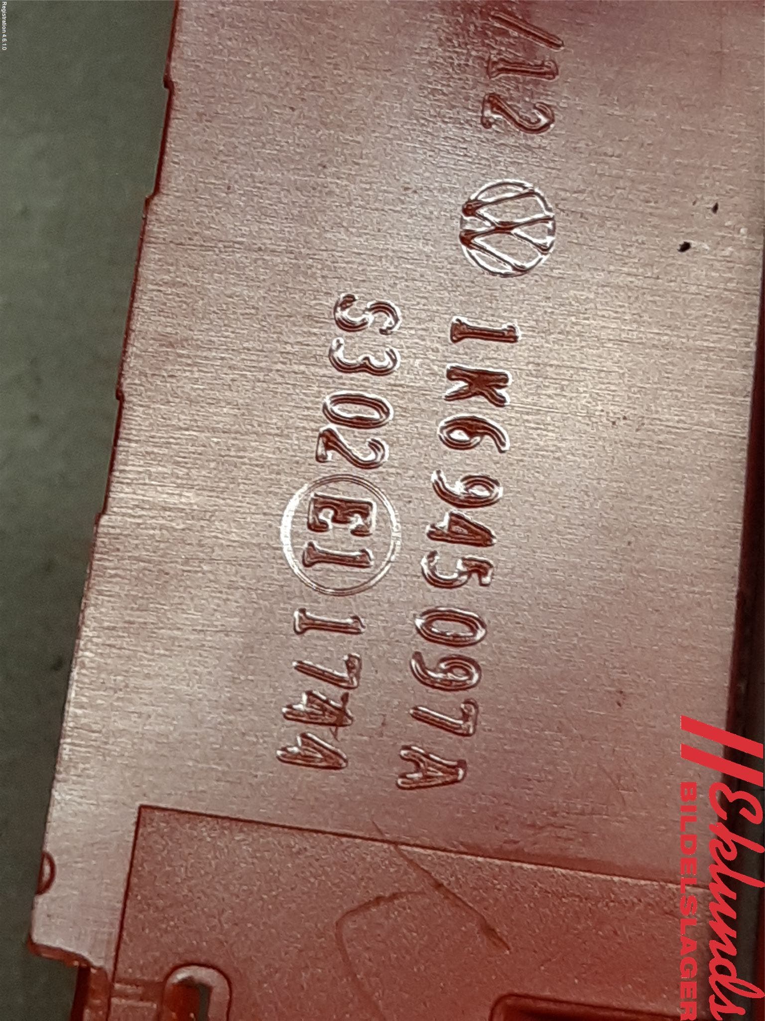 Volkswagen VW PASSAT 11-14 Bromsljus Bakruta