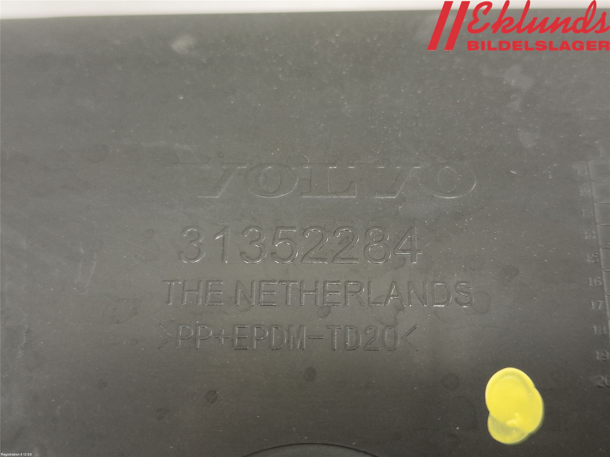 Volvo V60 14-18 Stötfångarfäste Bak Vä
