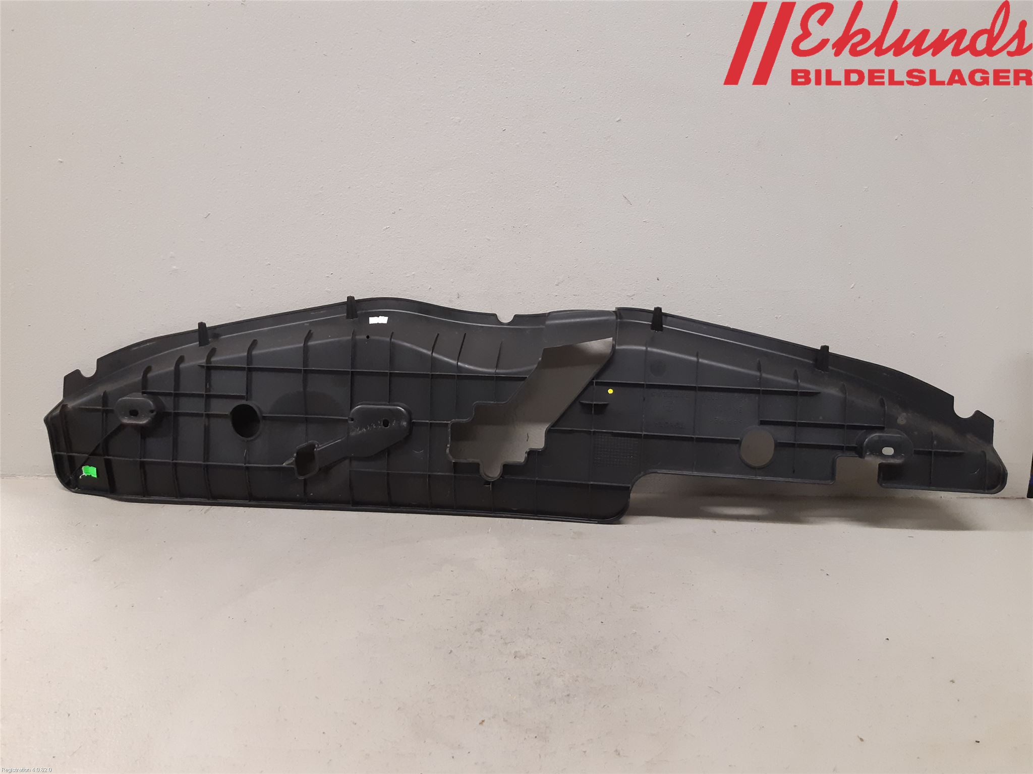 Toyota VERSO 09-18 Täckplast Front