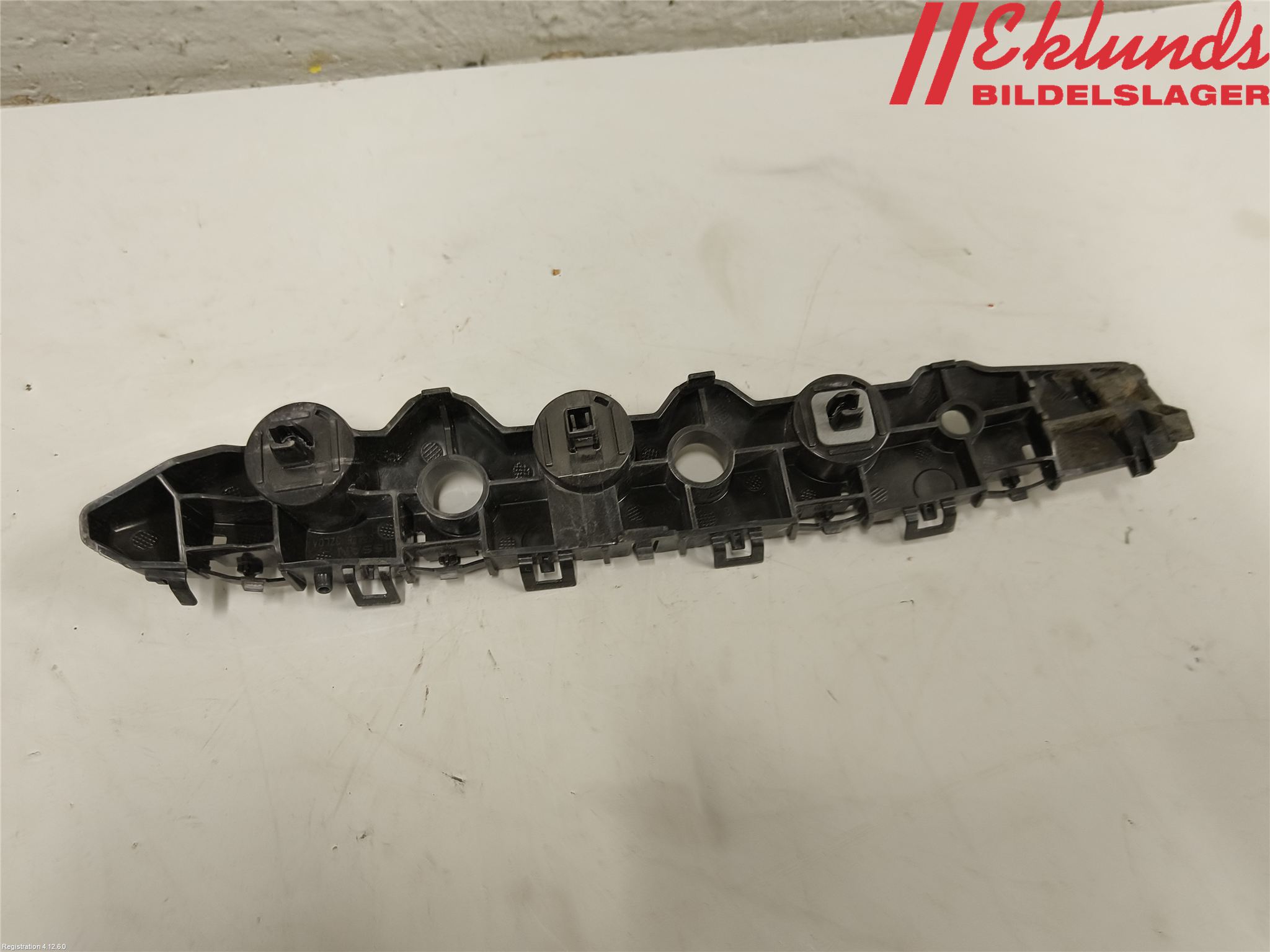 Nissan PULSAR Stötfångarfäste Bak Hö