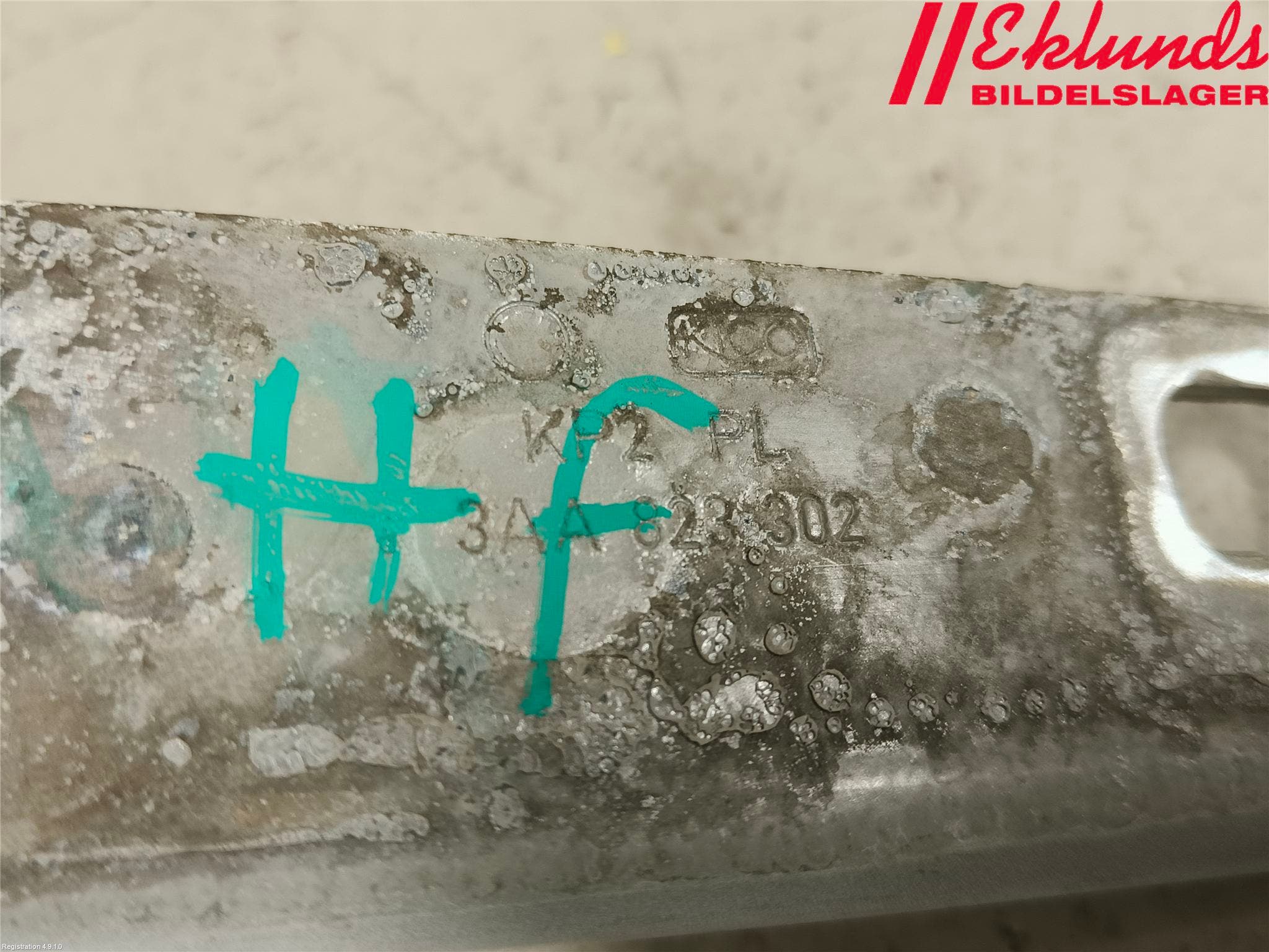 Volkswagen VW PASSAT 11-14 Huvgångjärn