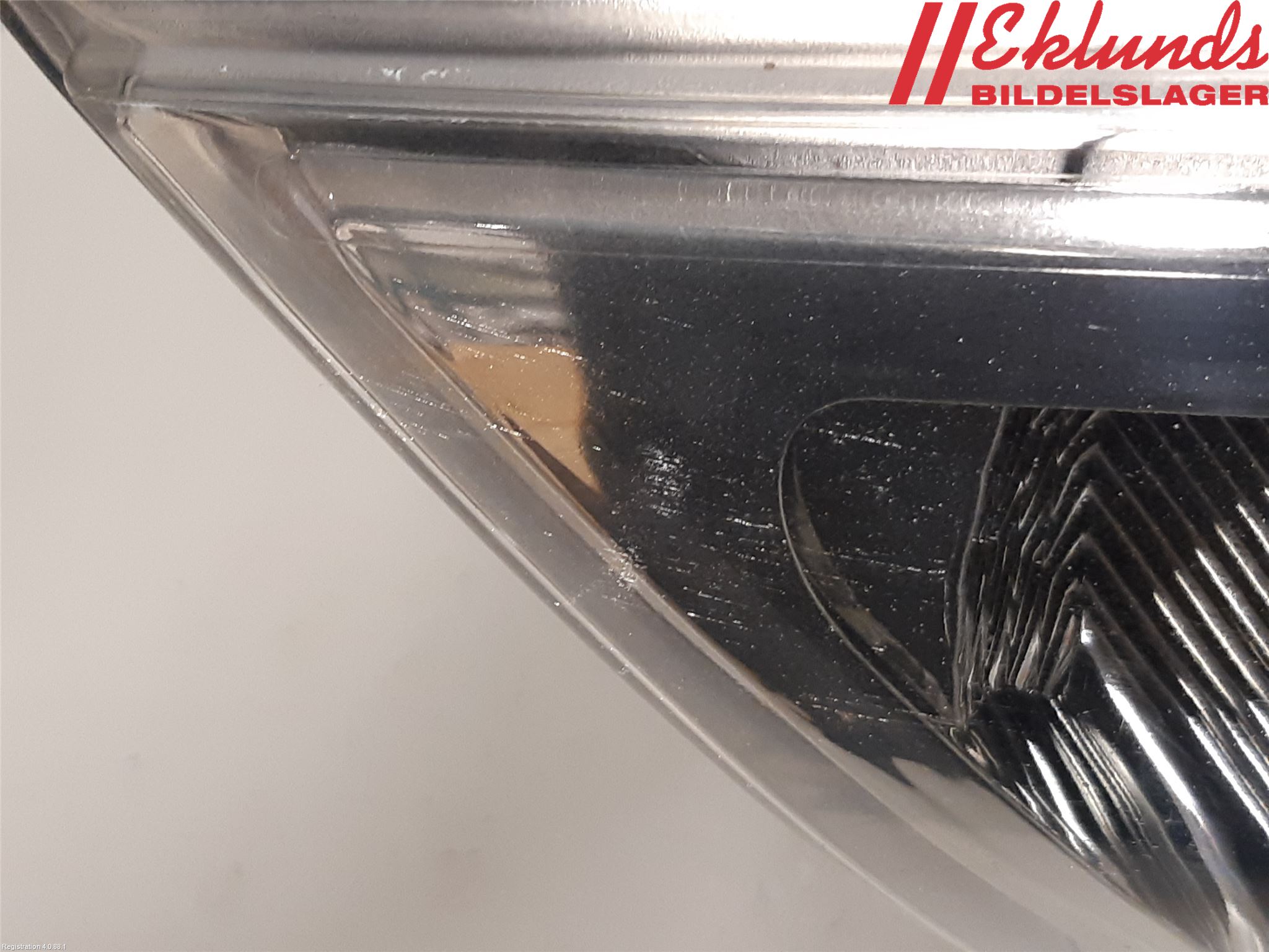 Ford TRANSIT CONNECT 09-13 Strålkastare Höger