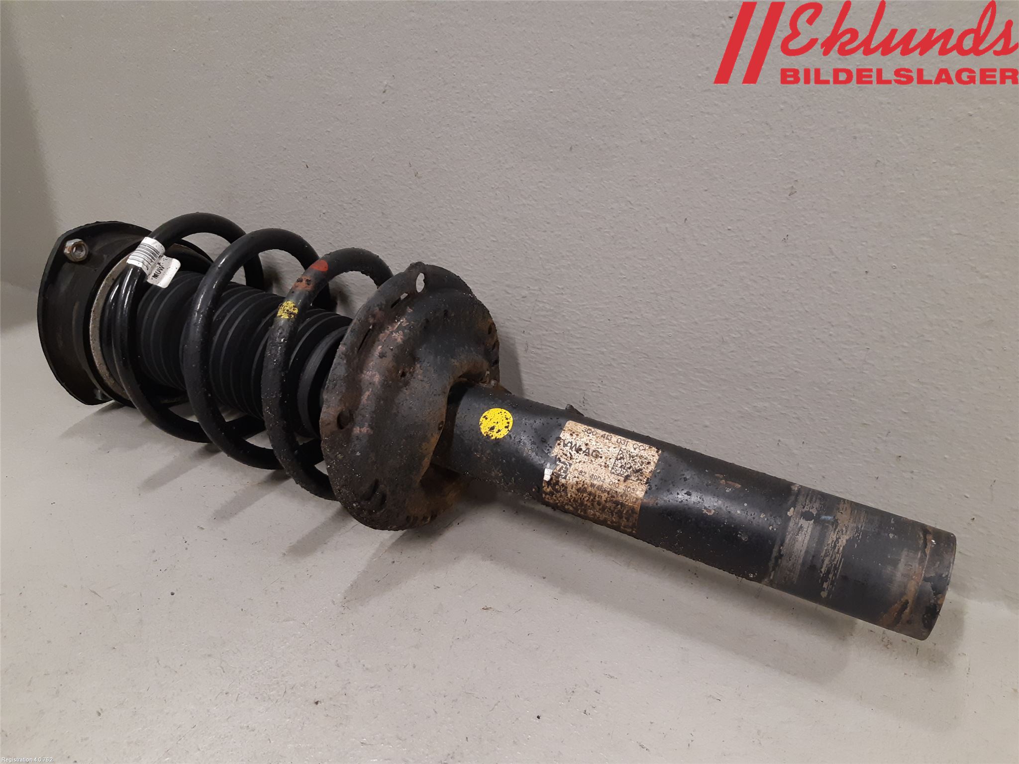 Volkswagen VW PASSAT 15-19 Fjäderben Fram Höger