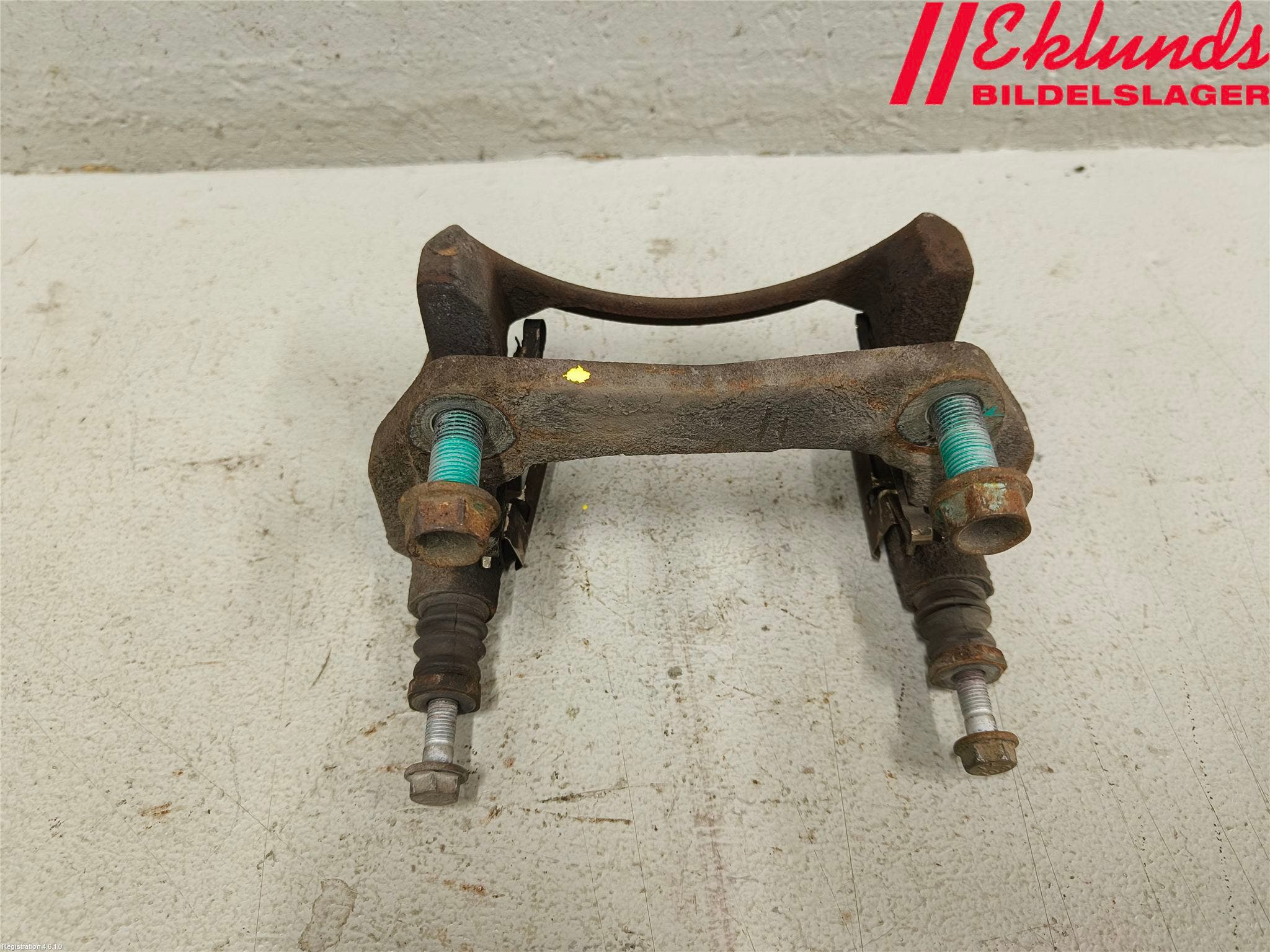 Mazda 2 (DE) 08-15 Bromsokshållare