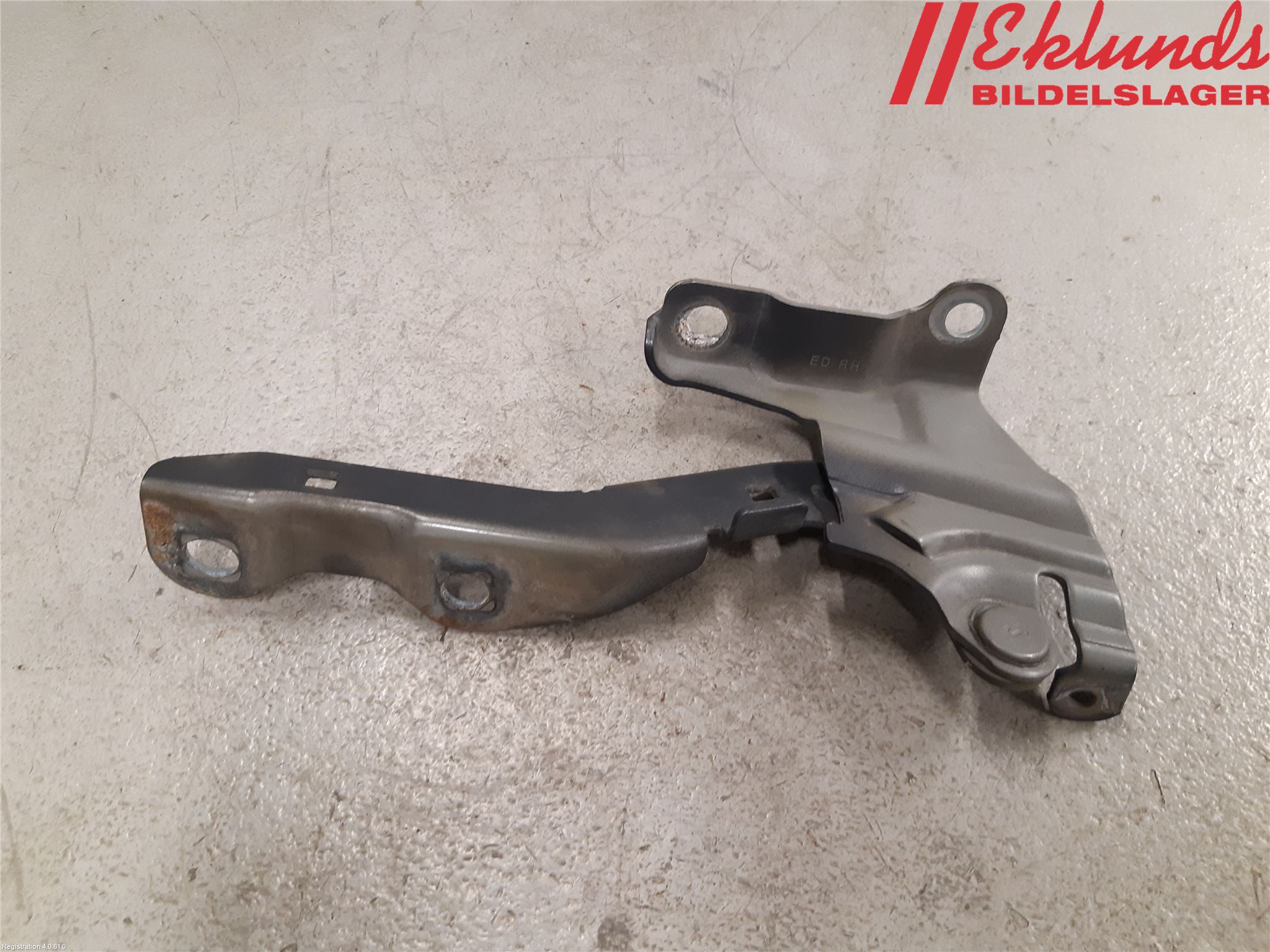 Kia CEED 06-12 Huvgångjärn