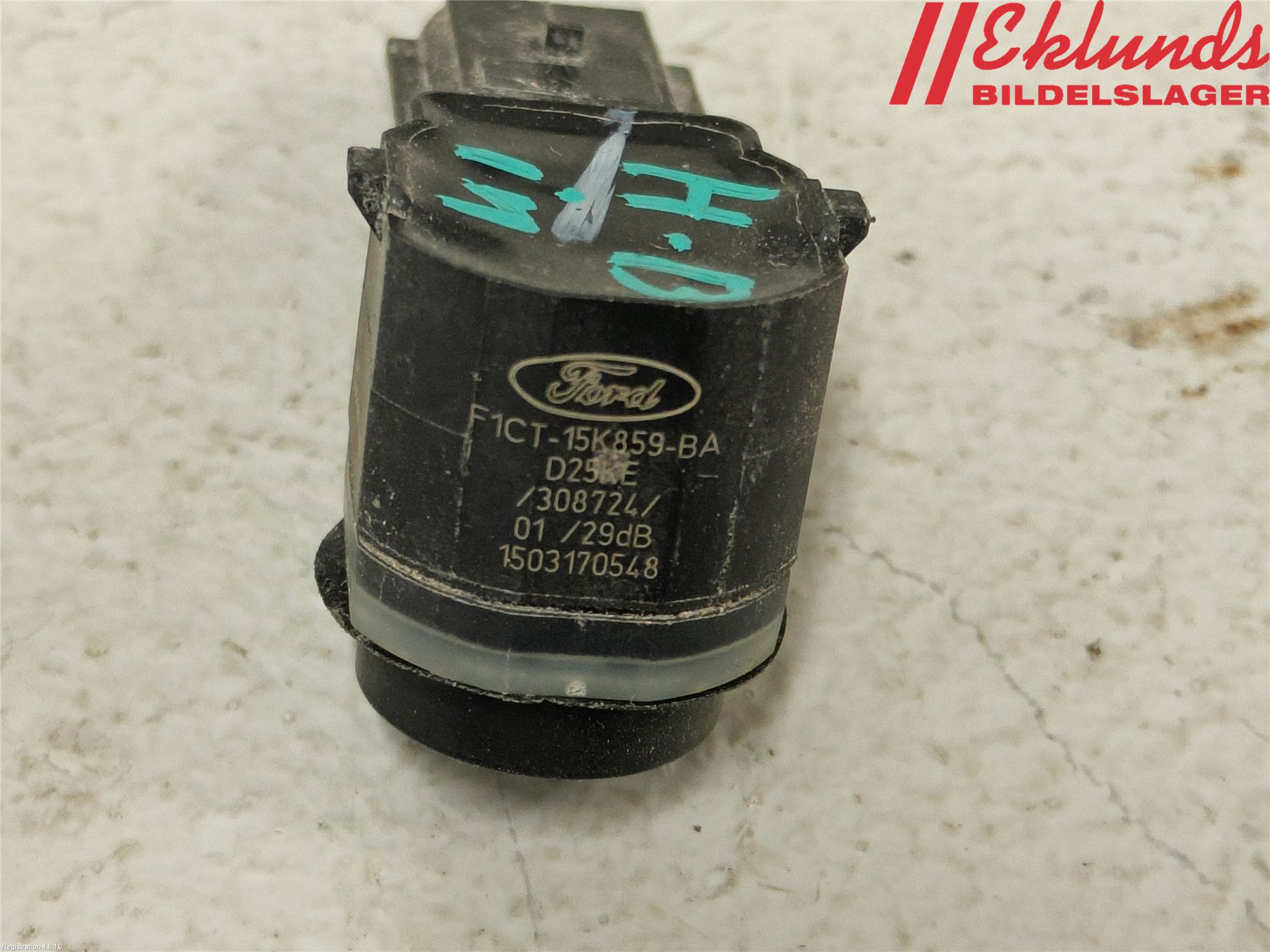 Ford KUGA 17-19 Parkeringshjälp Backsensor