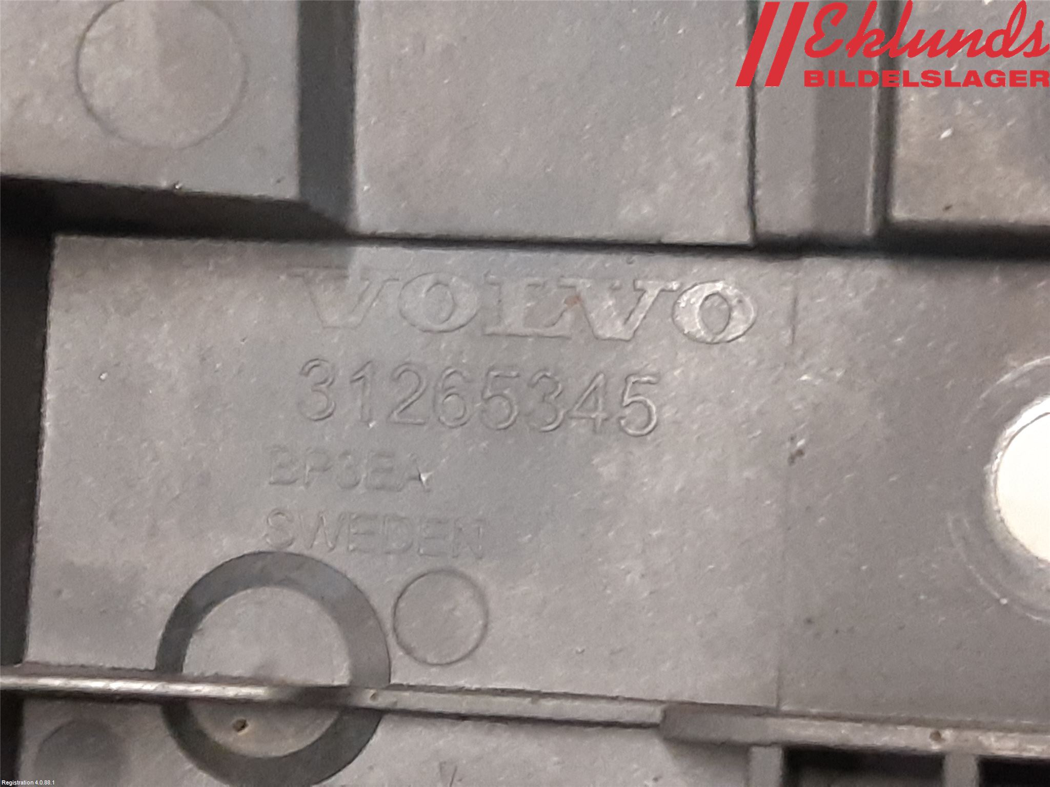 Volvo V70 08-13 Stötfångarfäste Fram Hö