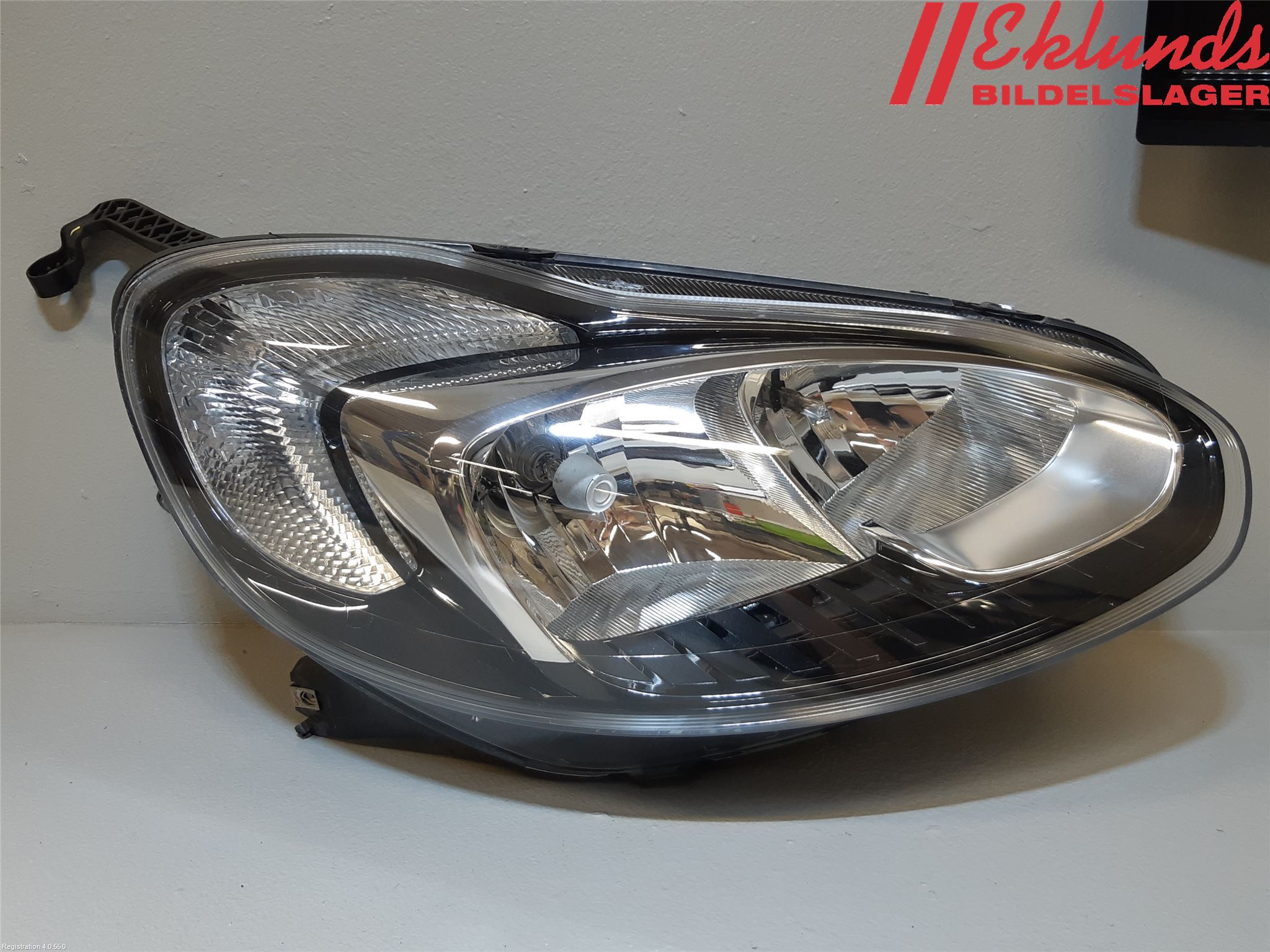 Opel ADAM 13-20 Strålkastare Höger