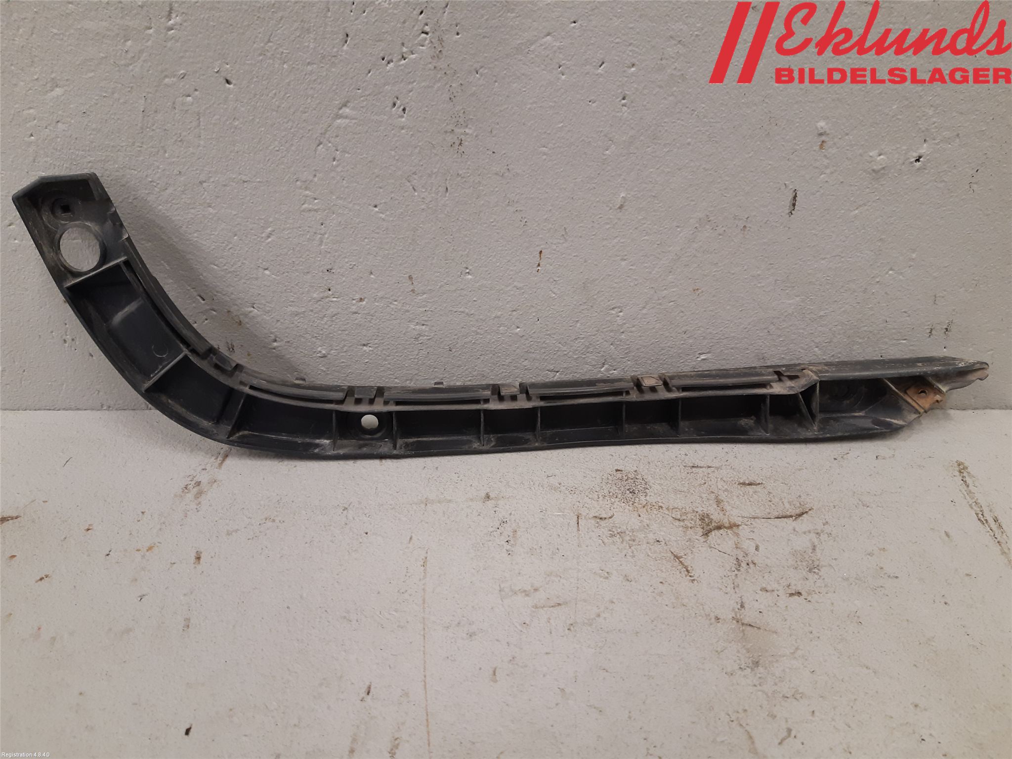 Saab 9-3 VER2/VER3 08-15 Stötfångarfäste Bak Hö