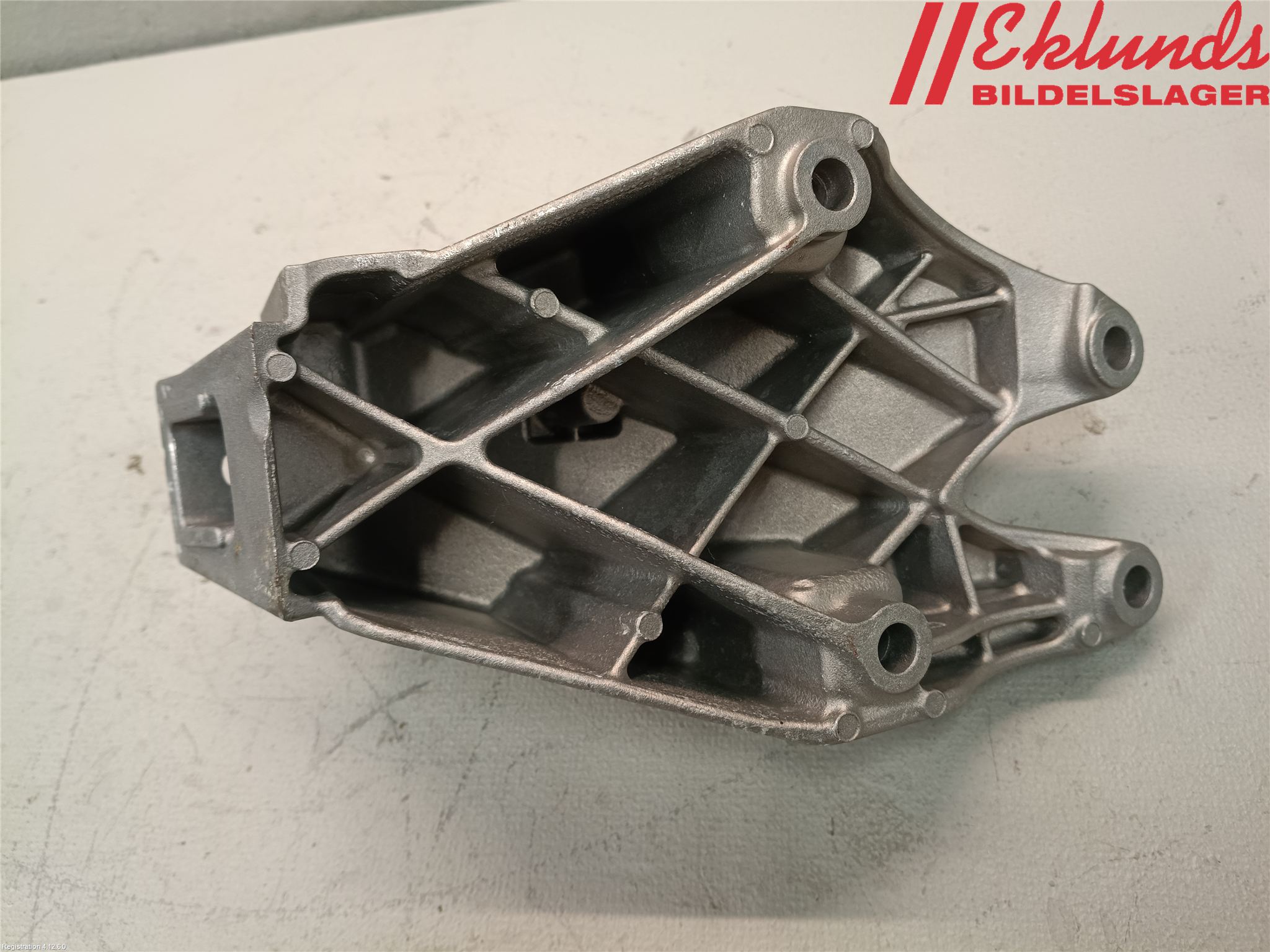 BMW 5 G30/G31/F90 17-23 Motorfäste