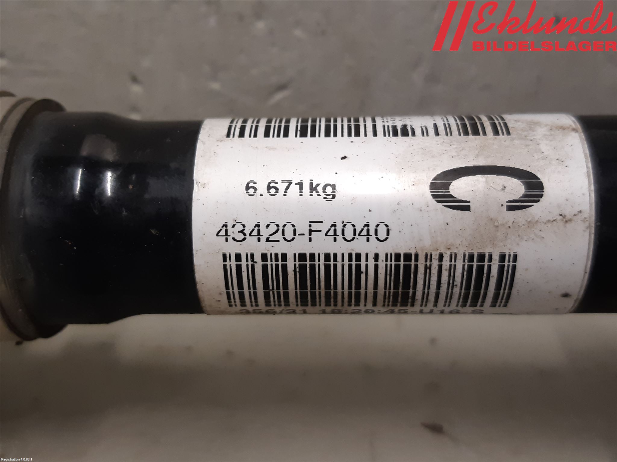 Toyota C-HR 16-23 Drivaxel Fram Vänster