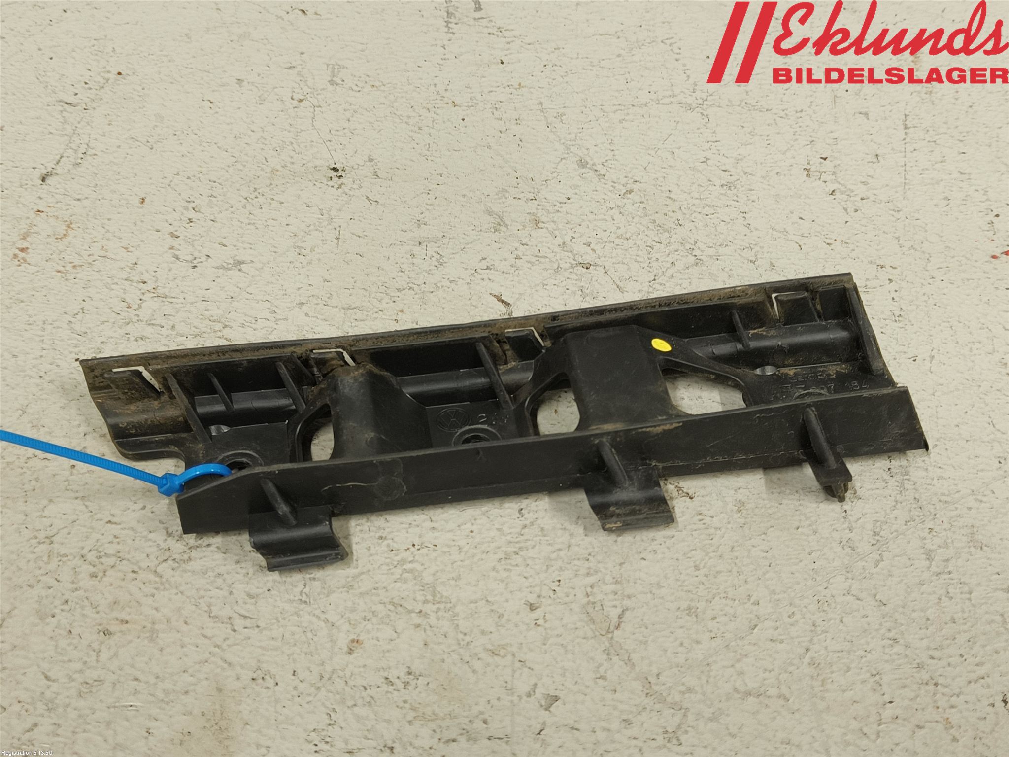 Volkswagen VW PASSAT 05-11 Stötfångarfäste Fram Hö