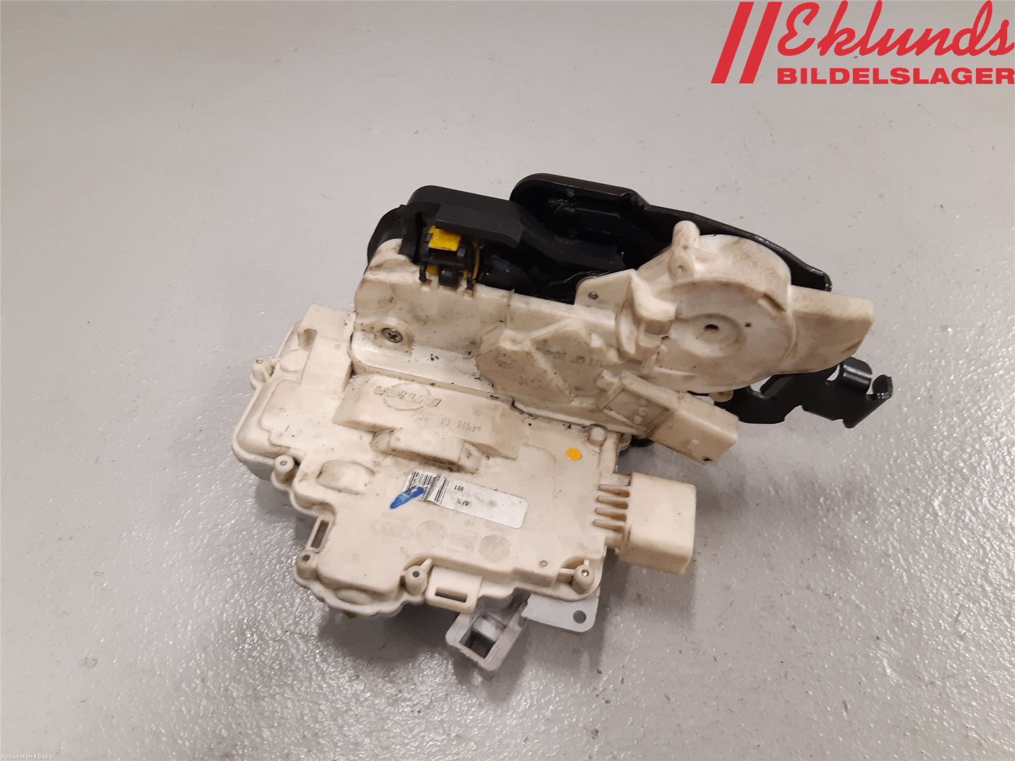 Audi A8/S8 4E  02-09 Låskista-Dörrlås