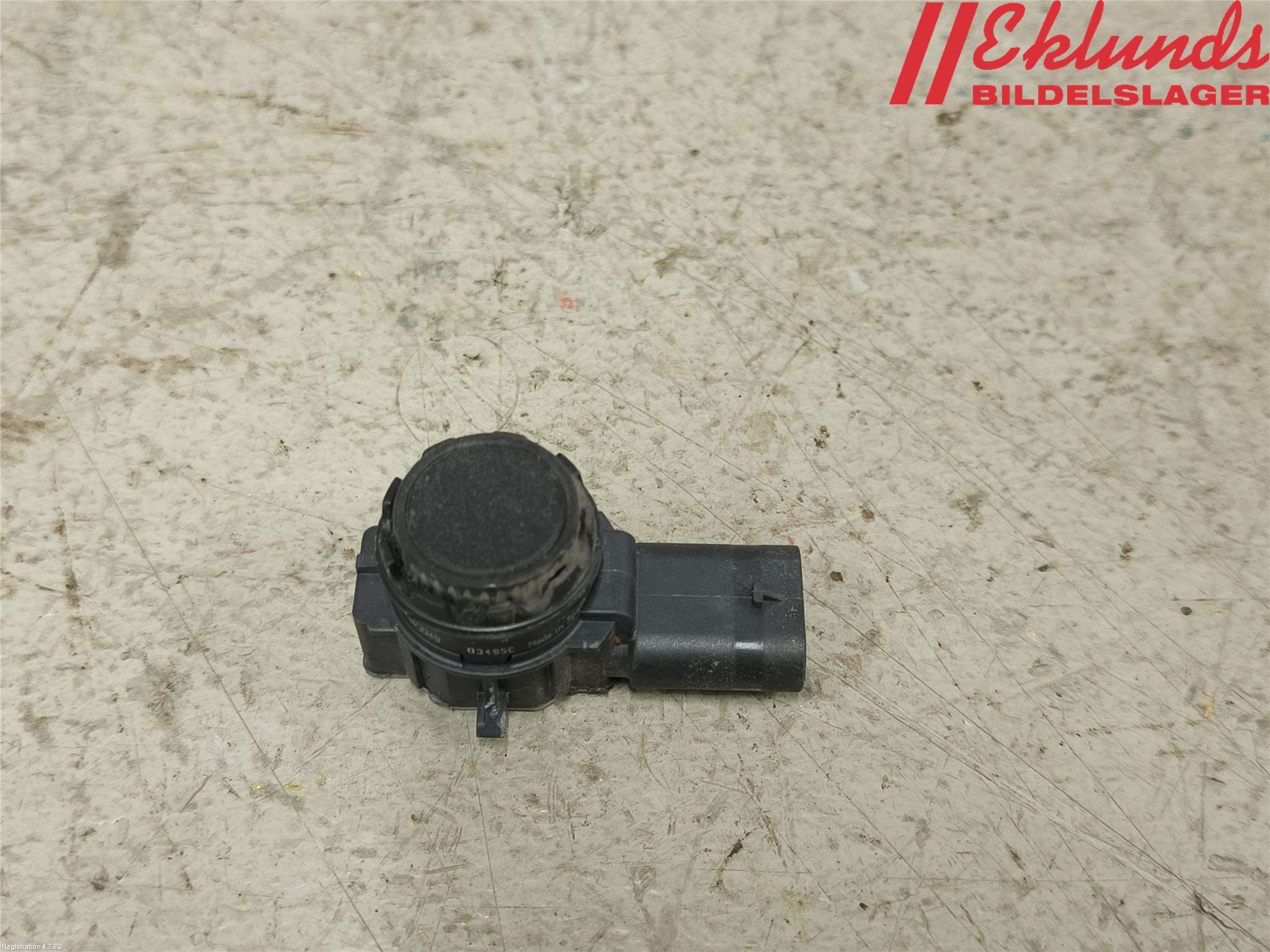 Volvo XC40/RECHARGE 18- Parkeringshjälp Frontsensor