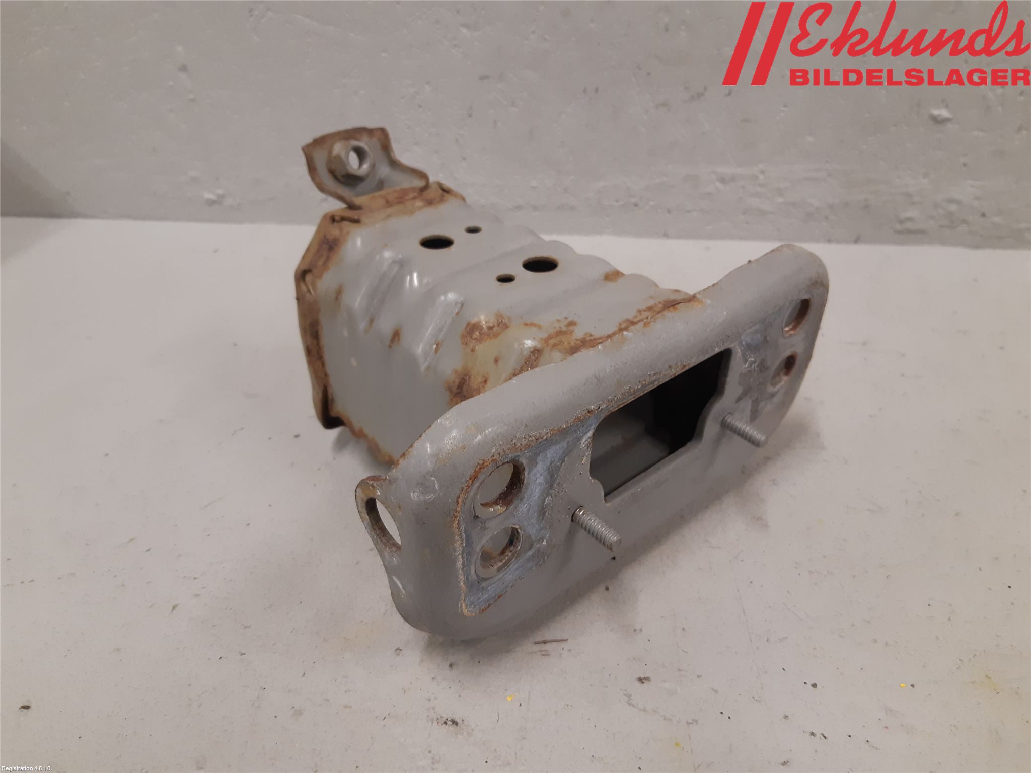 Toyota VERSO-S 11-16 Stötfångarbärjärn Fram